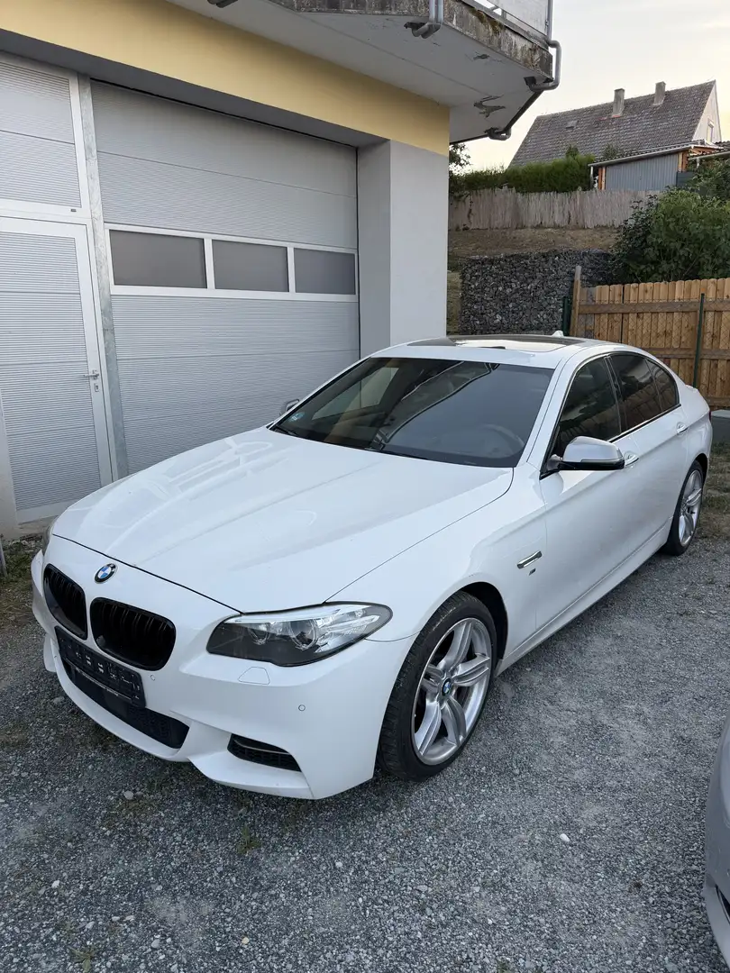 BMW 550 M550d xDrive M-Paket Ab Werk *Voll* Weiß - 1