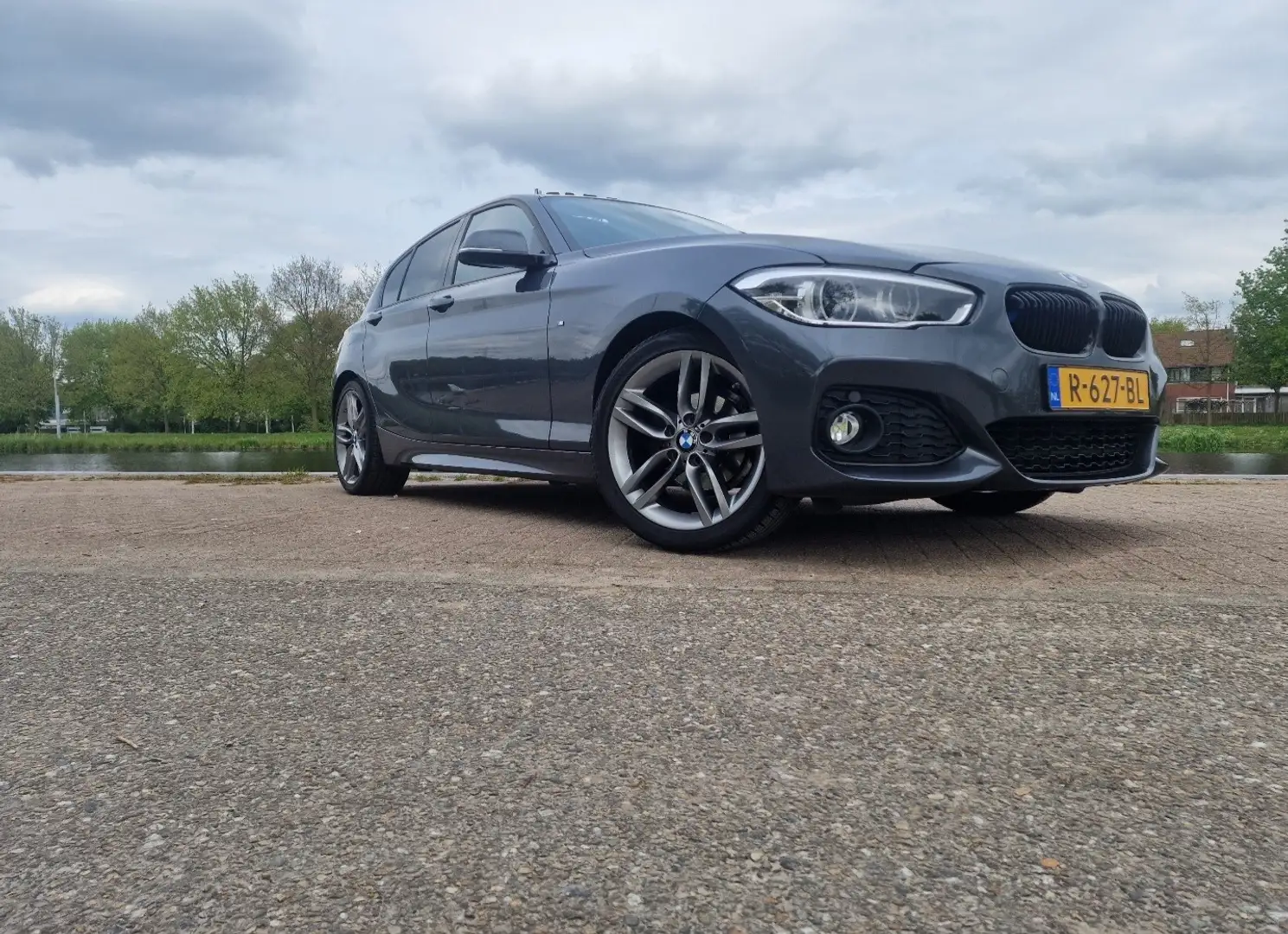 BMW 118 118i M Sport Grijs - 2