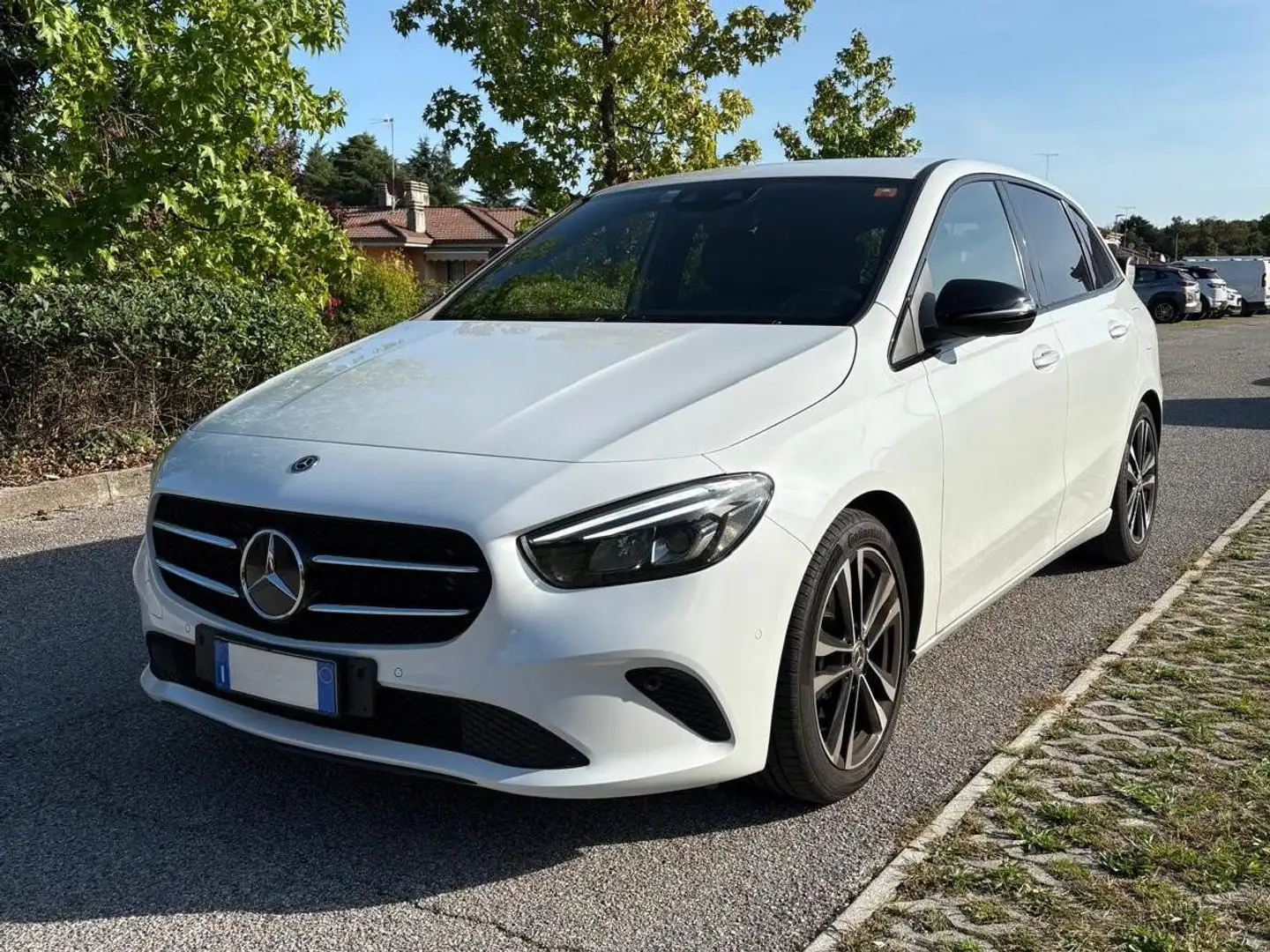 Mercedes-Benz B 180 B180 (W247) Sport Plus auto Weiß - 1