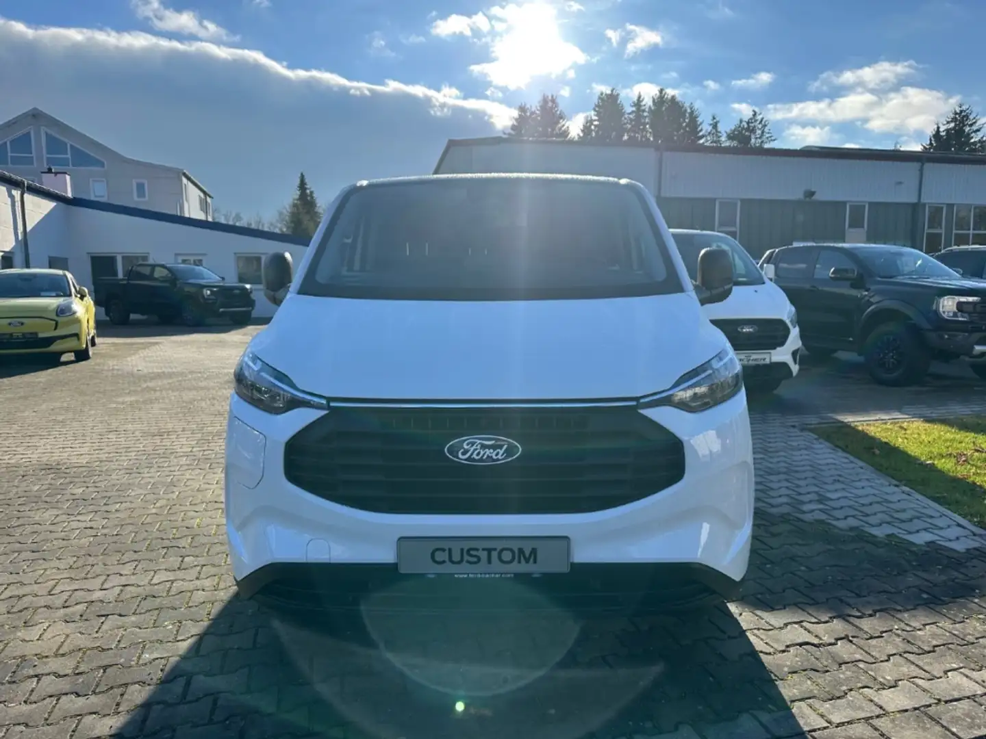 Ford Transit Custom Kastenwagen 320 L1 Trend 2.5 PHEV Weiß - 2