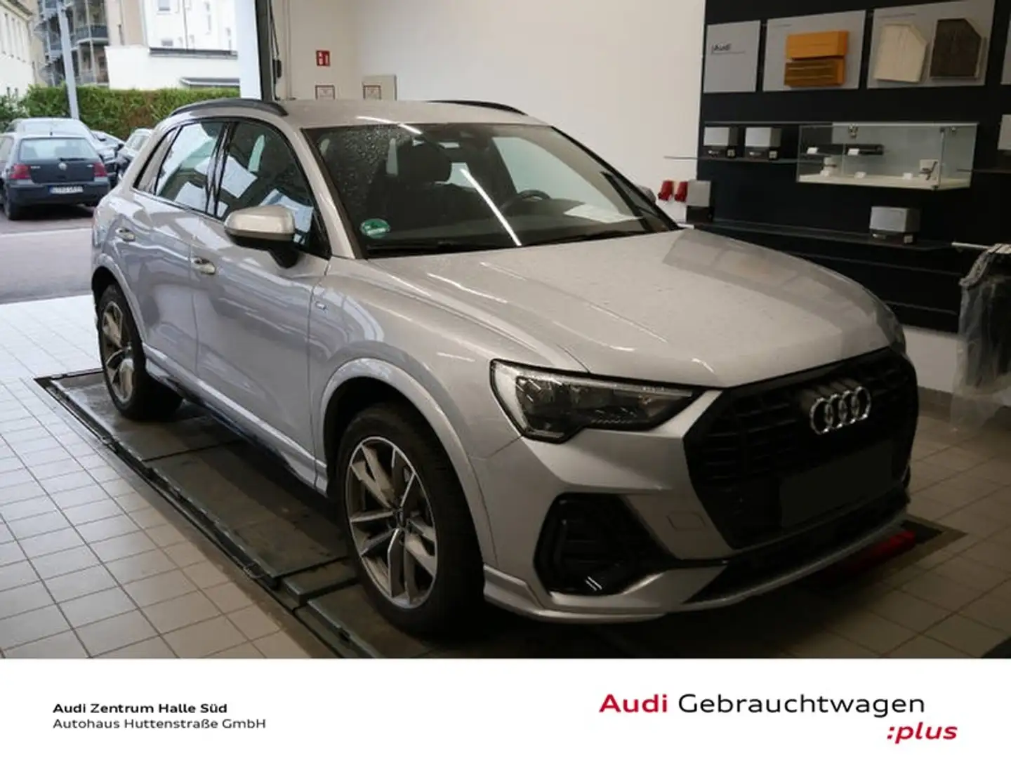 Audi Q3 45 TFSIe 2x S line NAVI AMBIENTE+ AHK LM19 Silber - 1