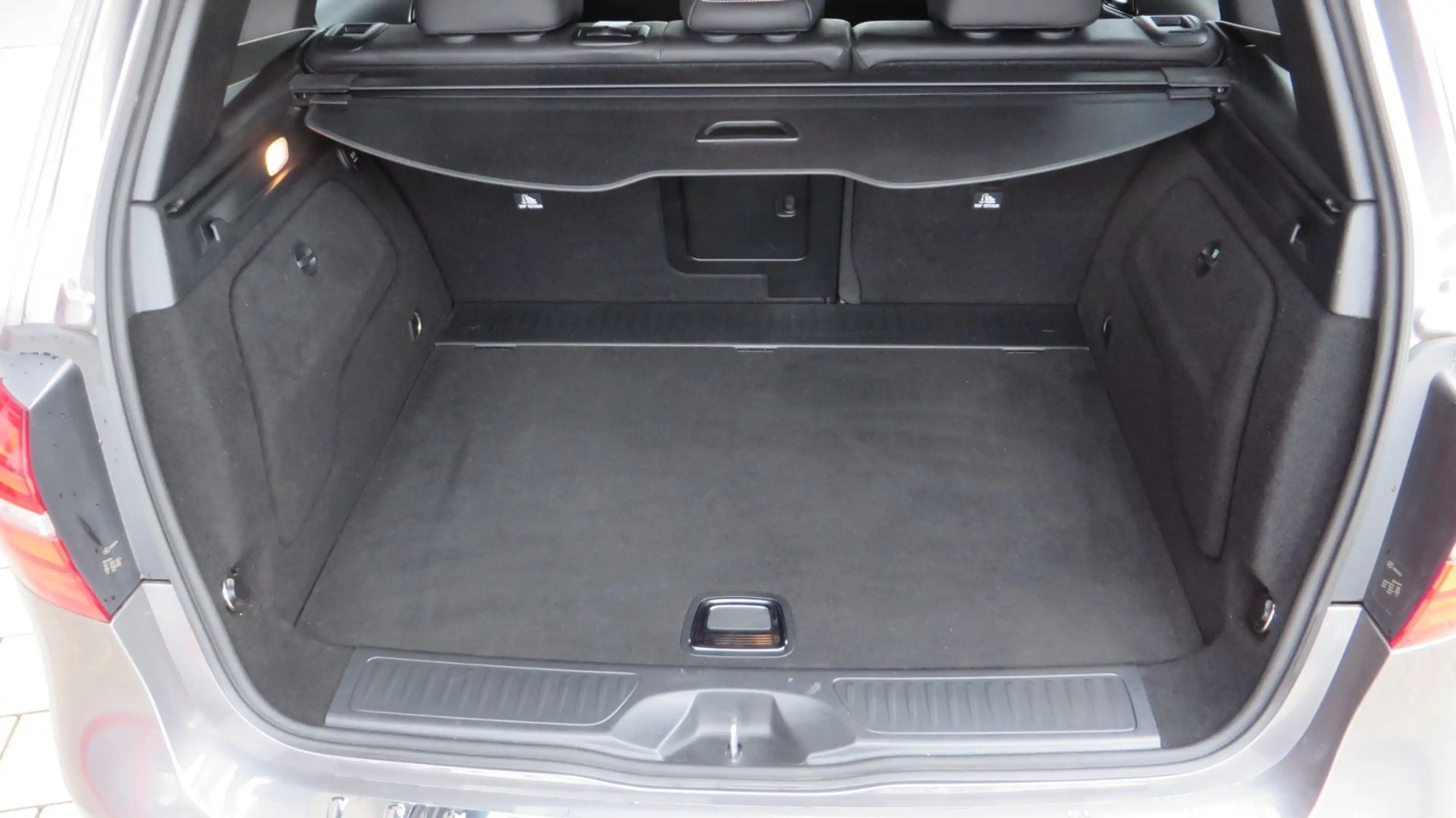 Mercedes-Benz B 200 AMG AHK Kamera  Night Paket — photo 12