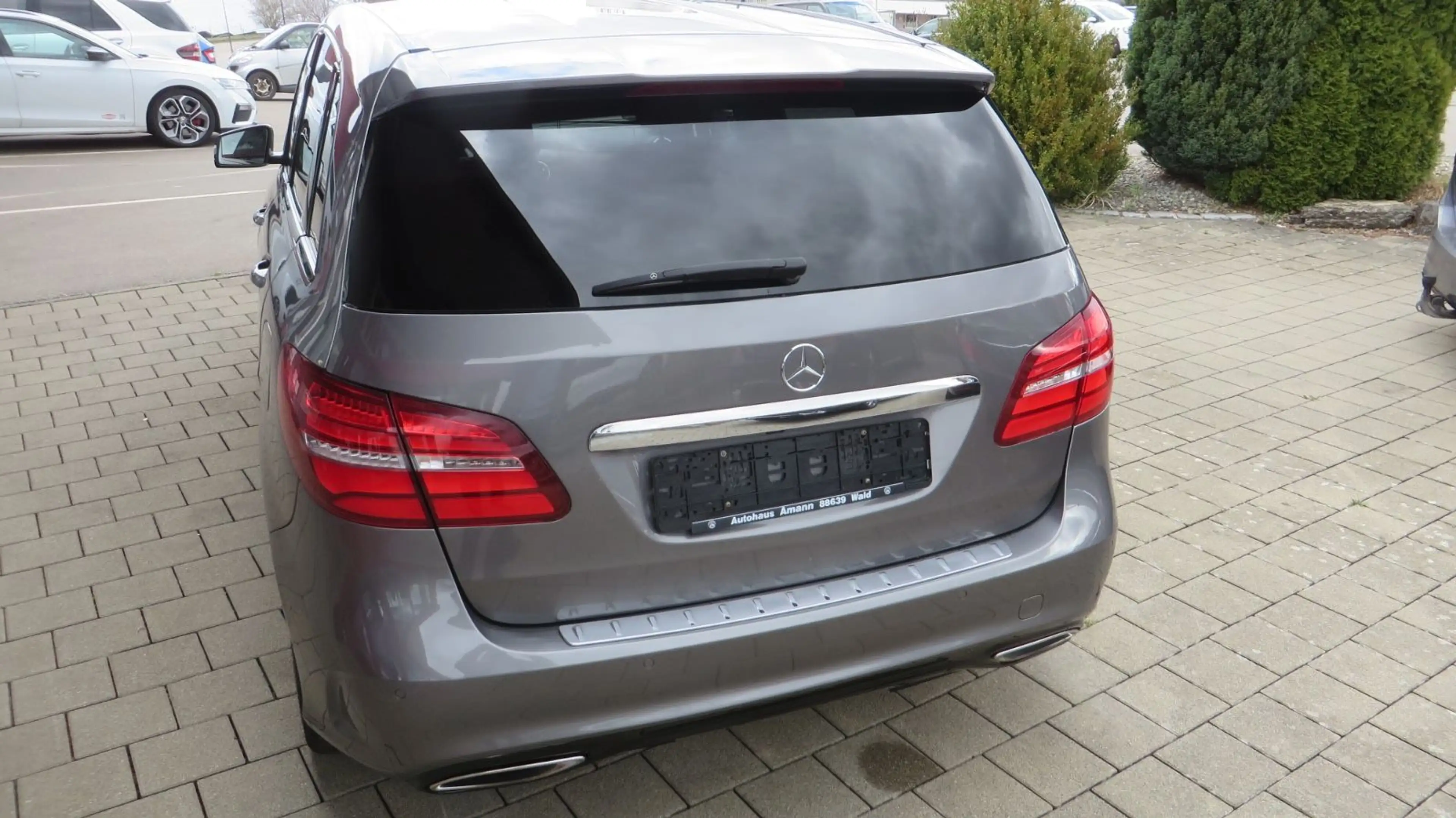 Mercedes-Benz B 200 AMG AHK Kamera  Night Paket — photo 11