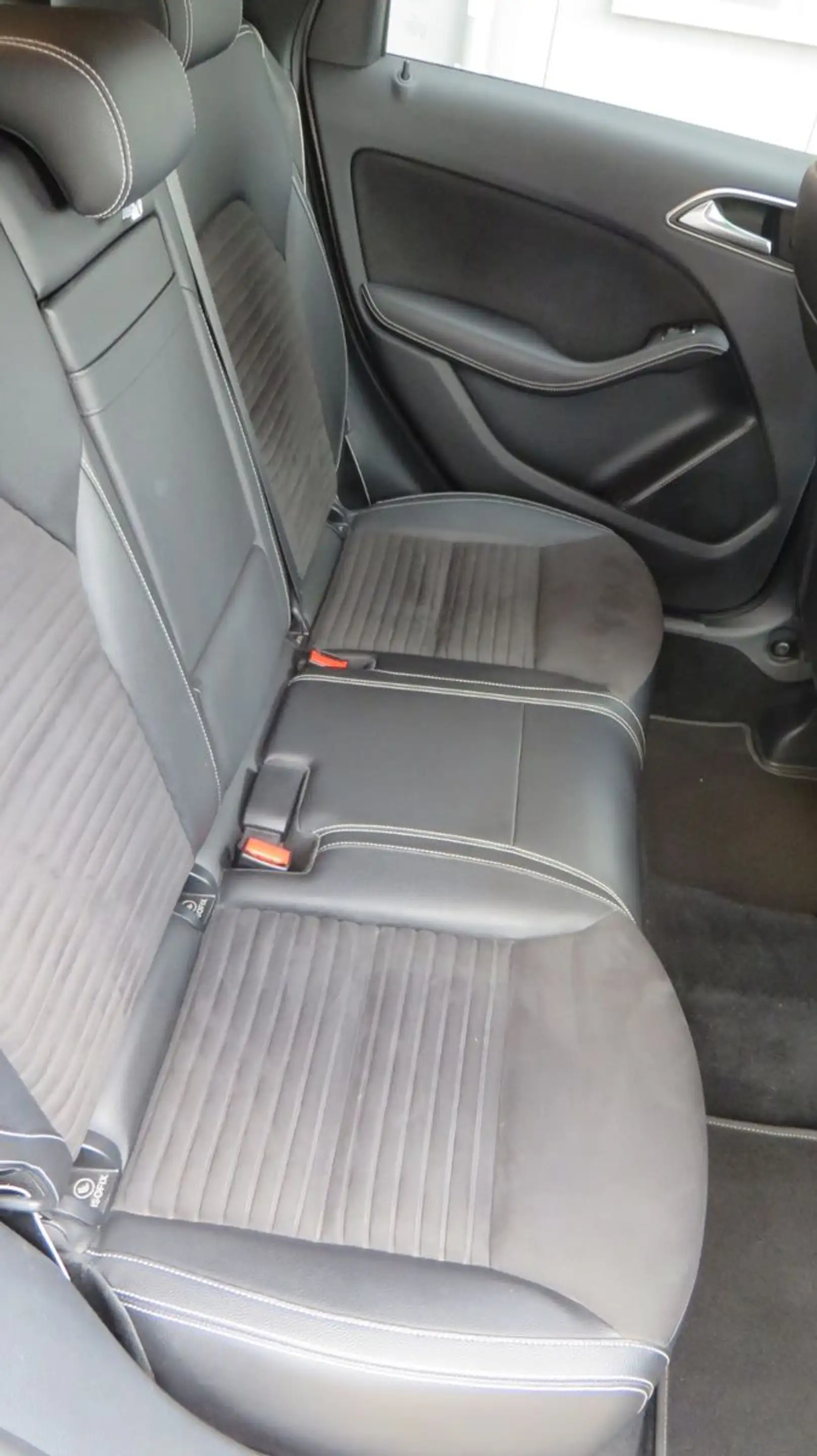 Mercedes-Benz B 200 AMG AHK Kamera  Night Paket — photo 16