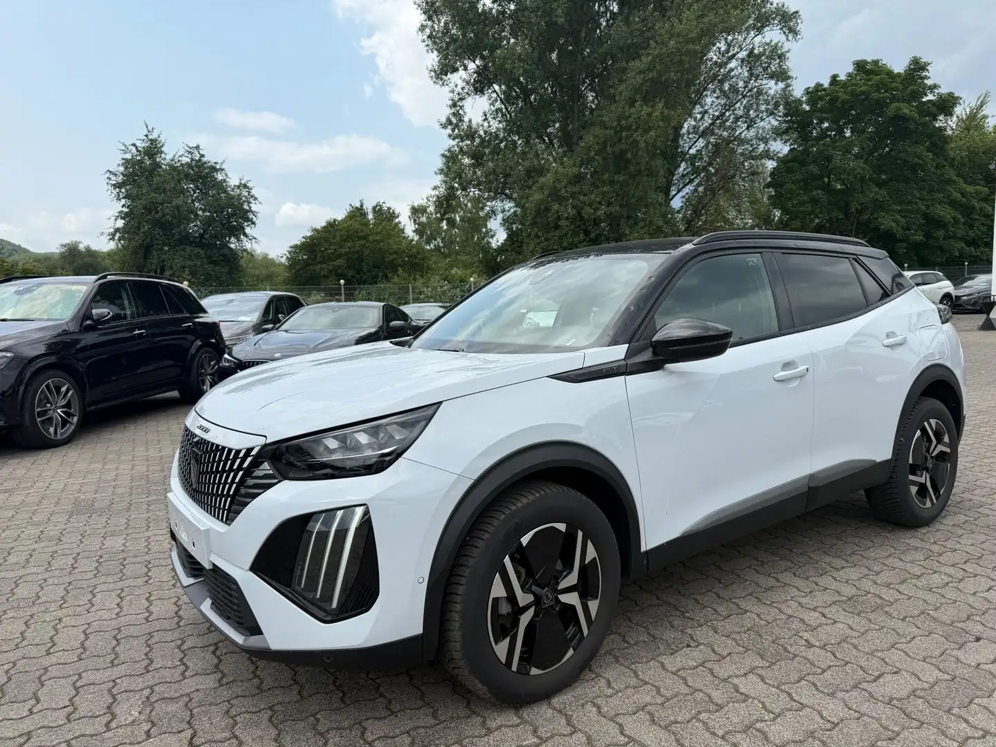 Peugeot 2008 GT/AUTOMATIK/NAVI/KAMERA/HAGELSCHADEN! Blanc - 1