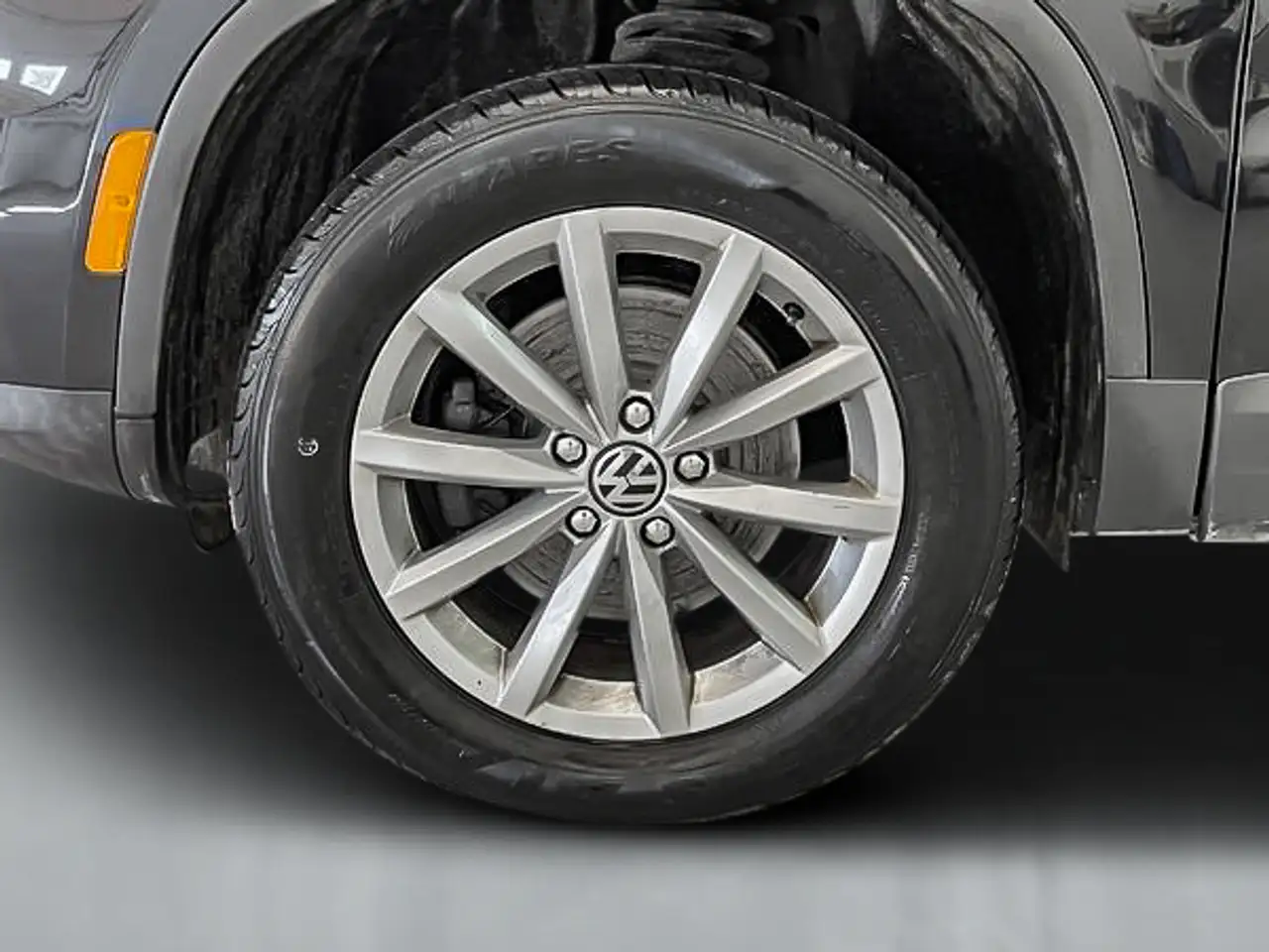 Volkswagen Tiguan снимка Volkswagen Tiguan