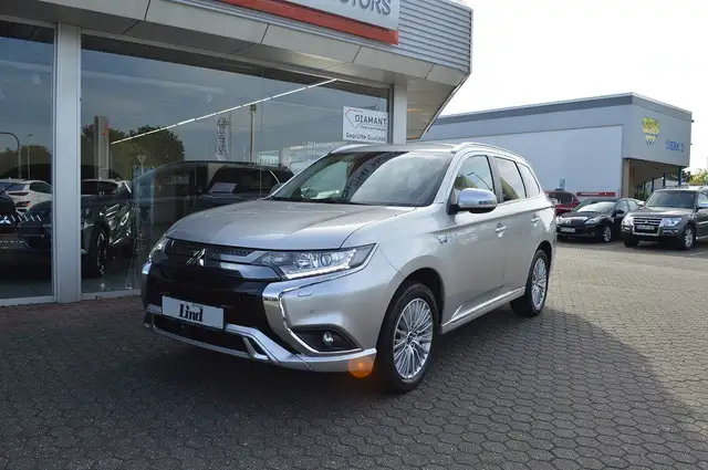 Mitsubishi Outlander PHEV PHEV Basis Spirit 4WD