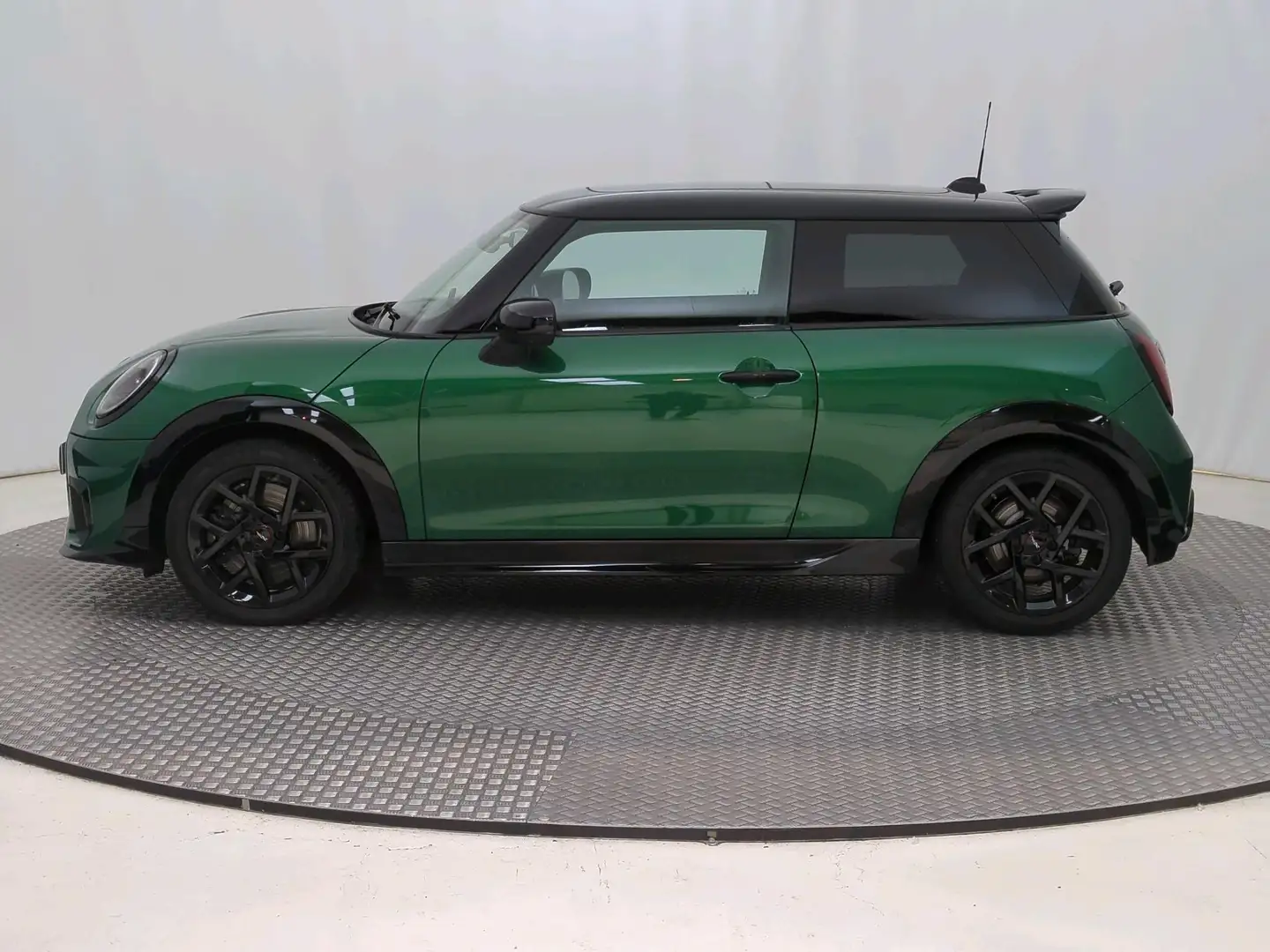 MINI Cooper C John Cooper Works Verde - 2