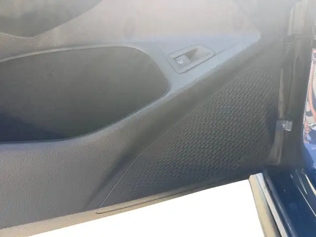 Volkswagen Golf view 11