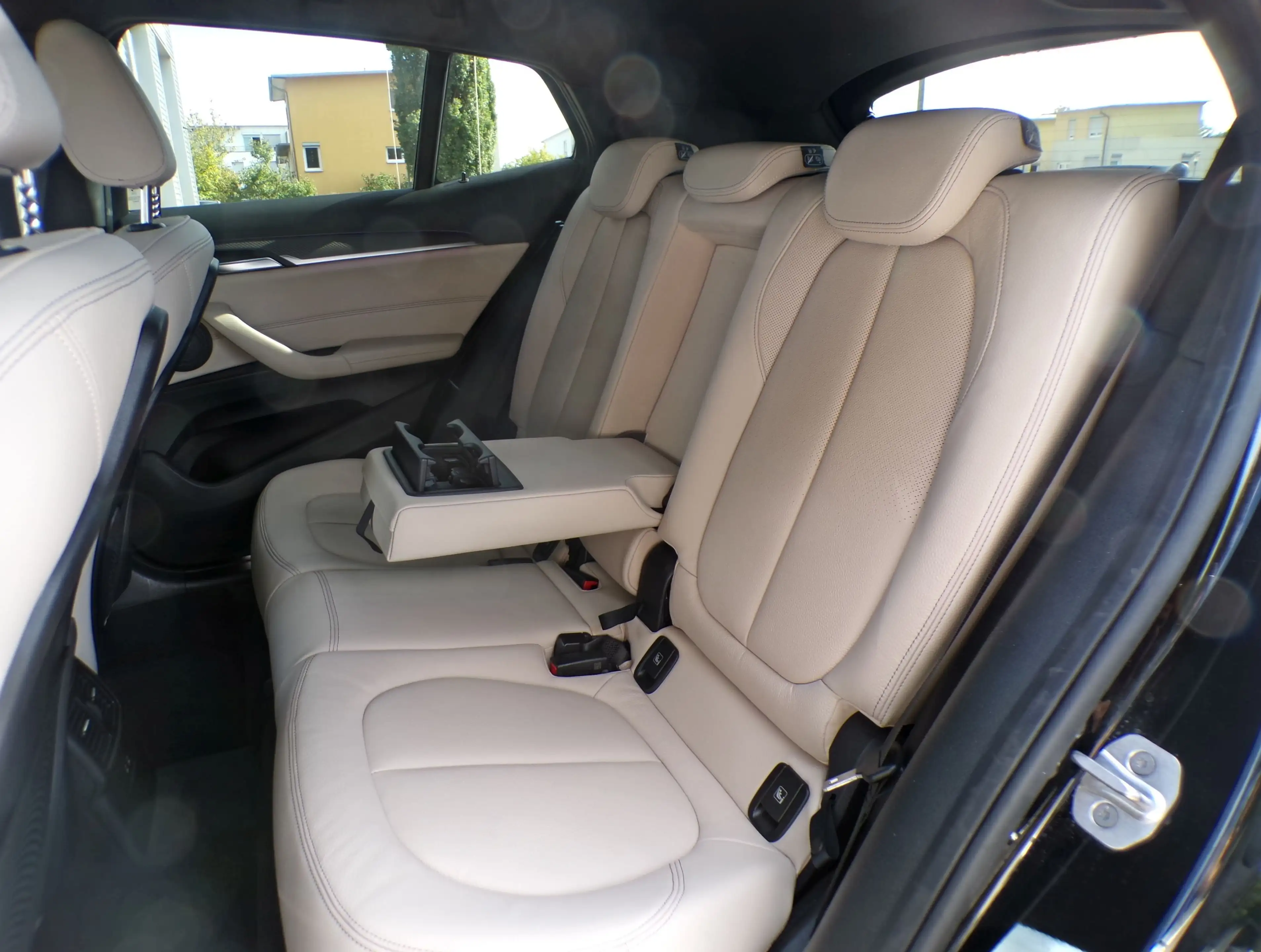 BMW X2 M35i Navi+ HuD HiFi-h/k CarPlay Pano adLED SH — photo 9