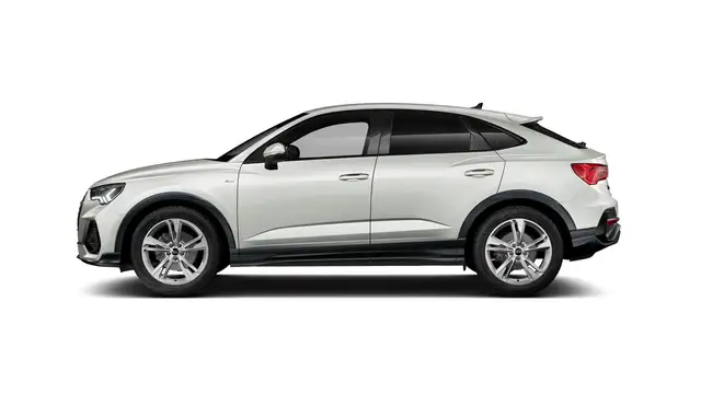 Audi Q3 view 3