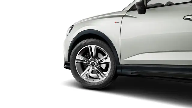 Audi Q3 view 7