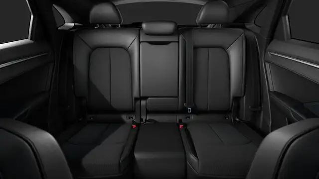 Audi Q3 view 10