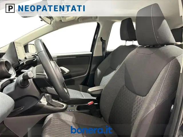 Toyota Yaris view 14
