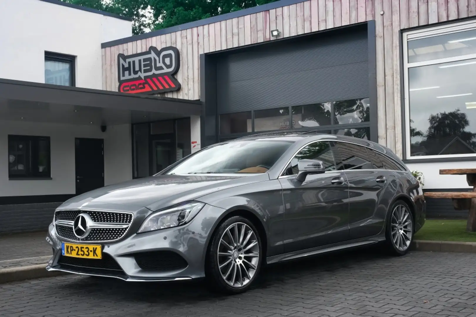 Mercedes-Benz CLS 220 Shooting Brake d AMG-Line, Pano, Leder, 360Camera Grau - 1