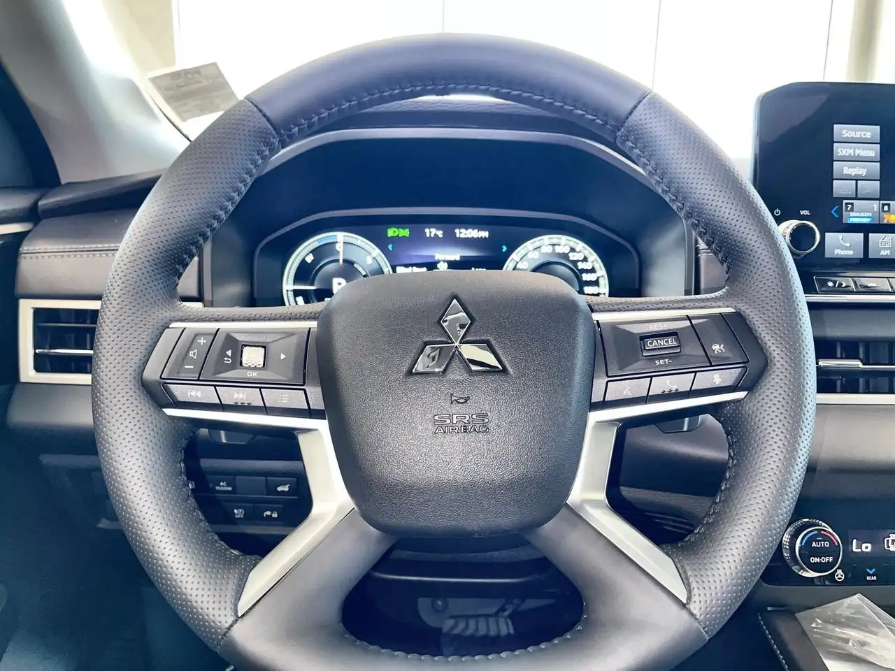 Mitsubishi Outlander снимка Mitsubishi Outlander