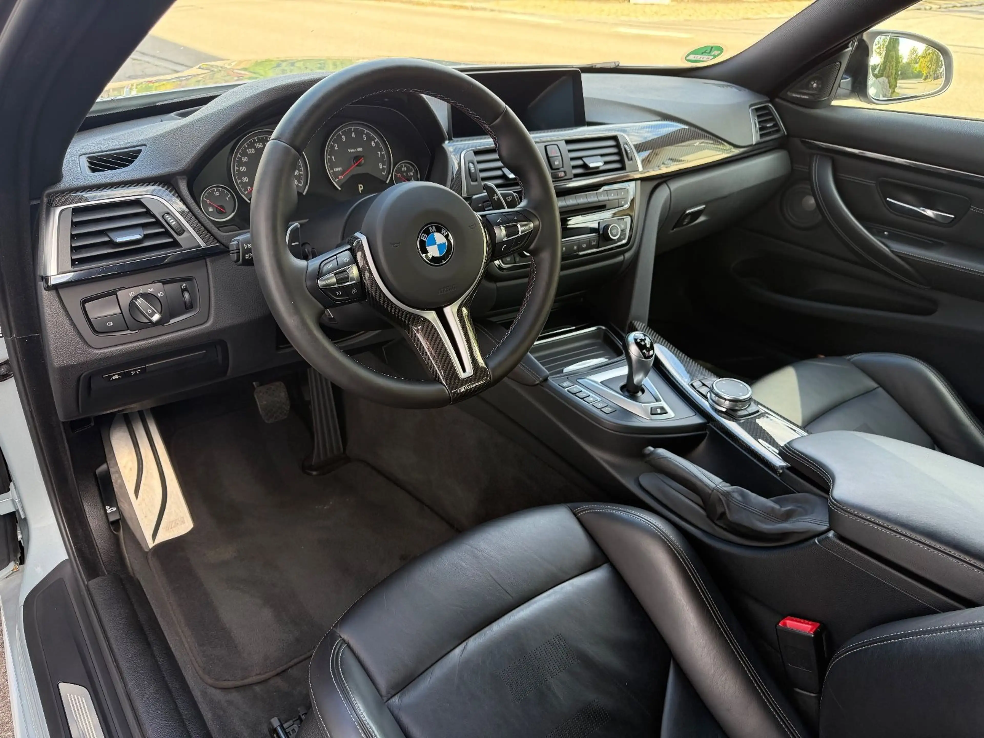 BMW M4 Coupe — photo 10
