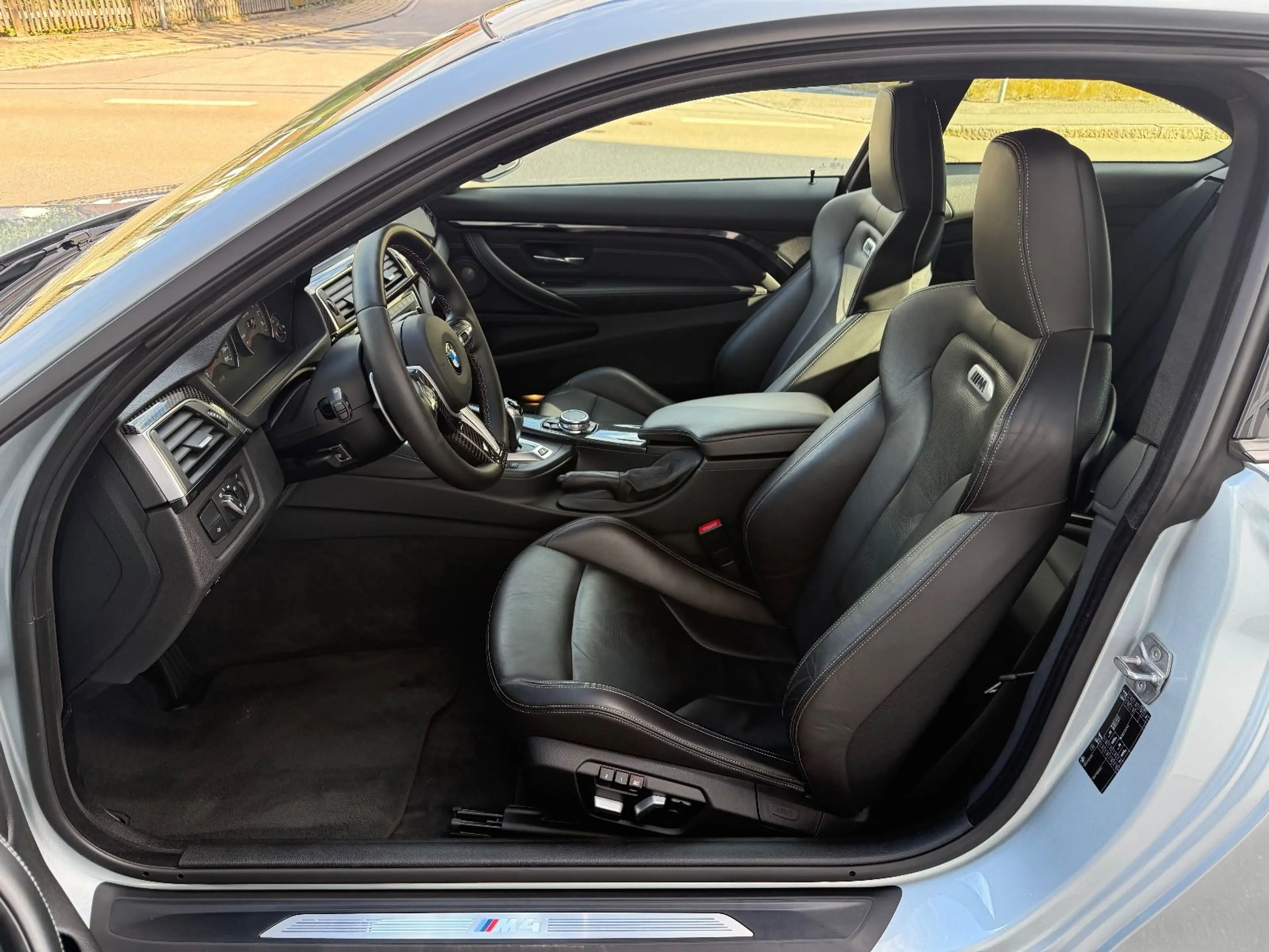 BMW M4 Coupe — photo 12