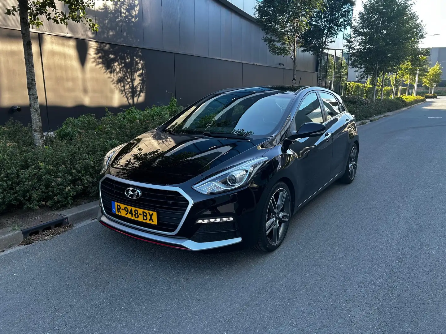 Hyundai i30 1.6 GDI turbo Schwarz - 2