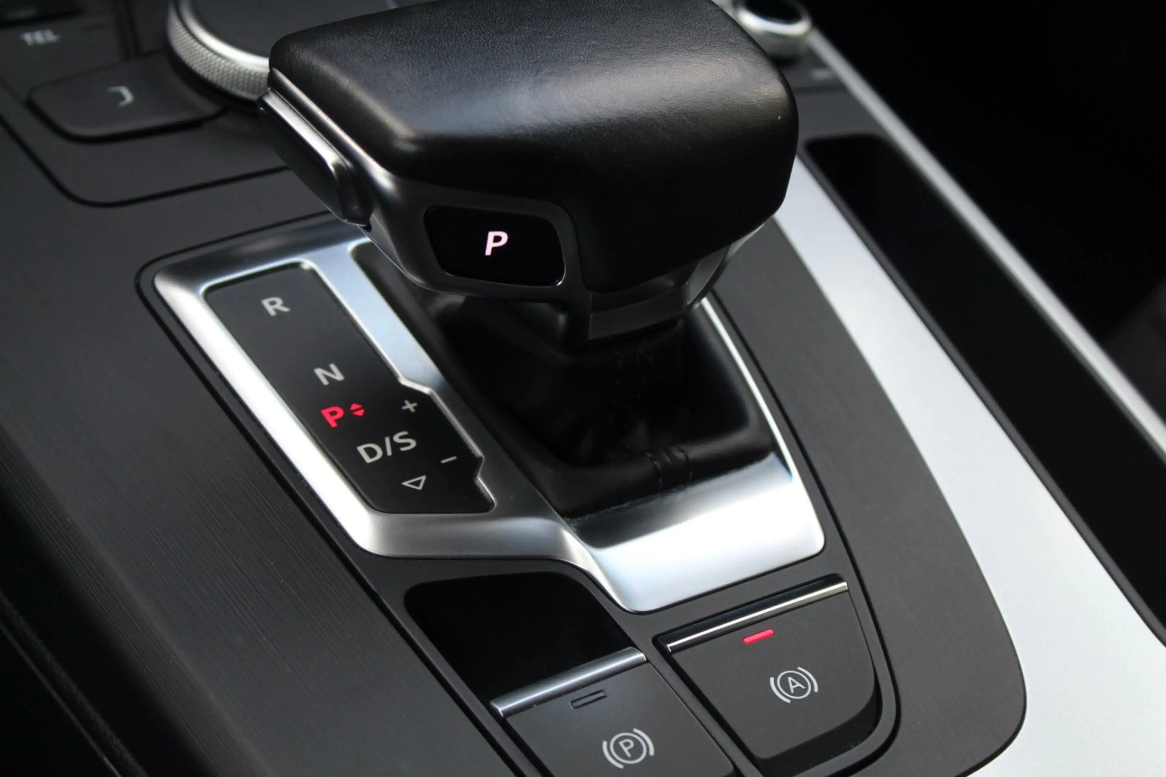 Audi Q5 40 TDI qu. 1.HAND! S-Tronic 19" KAM ASSISTENZ — photo 16