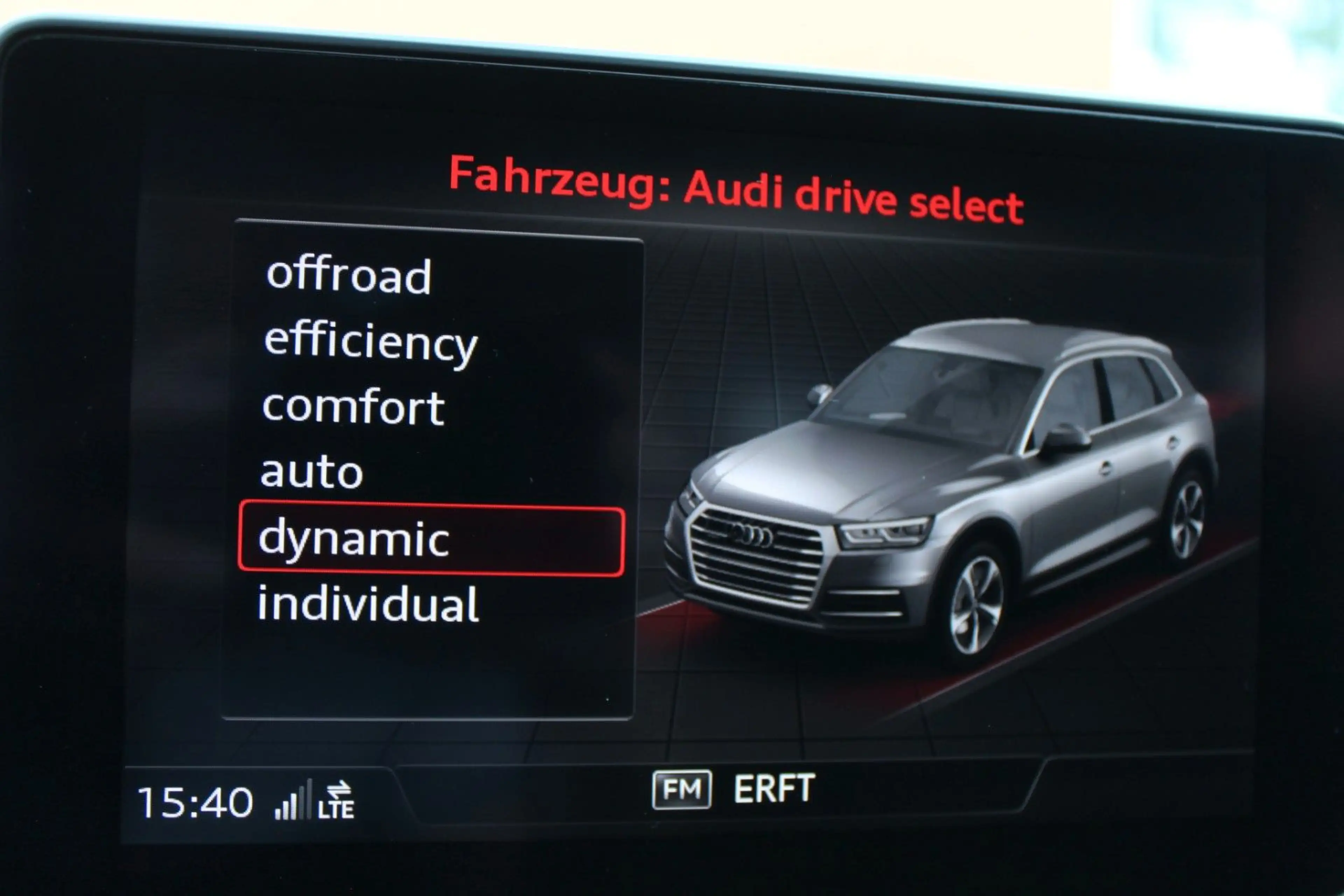 Audi Q5 40 TDI qu. 1.HAND! S-Tronic 19" KAM ASSISTENZ — photo 17
