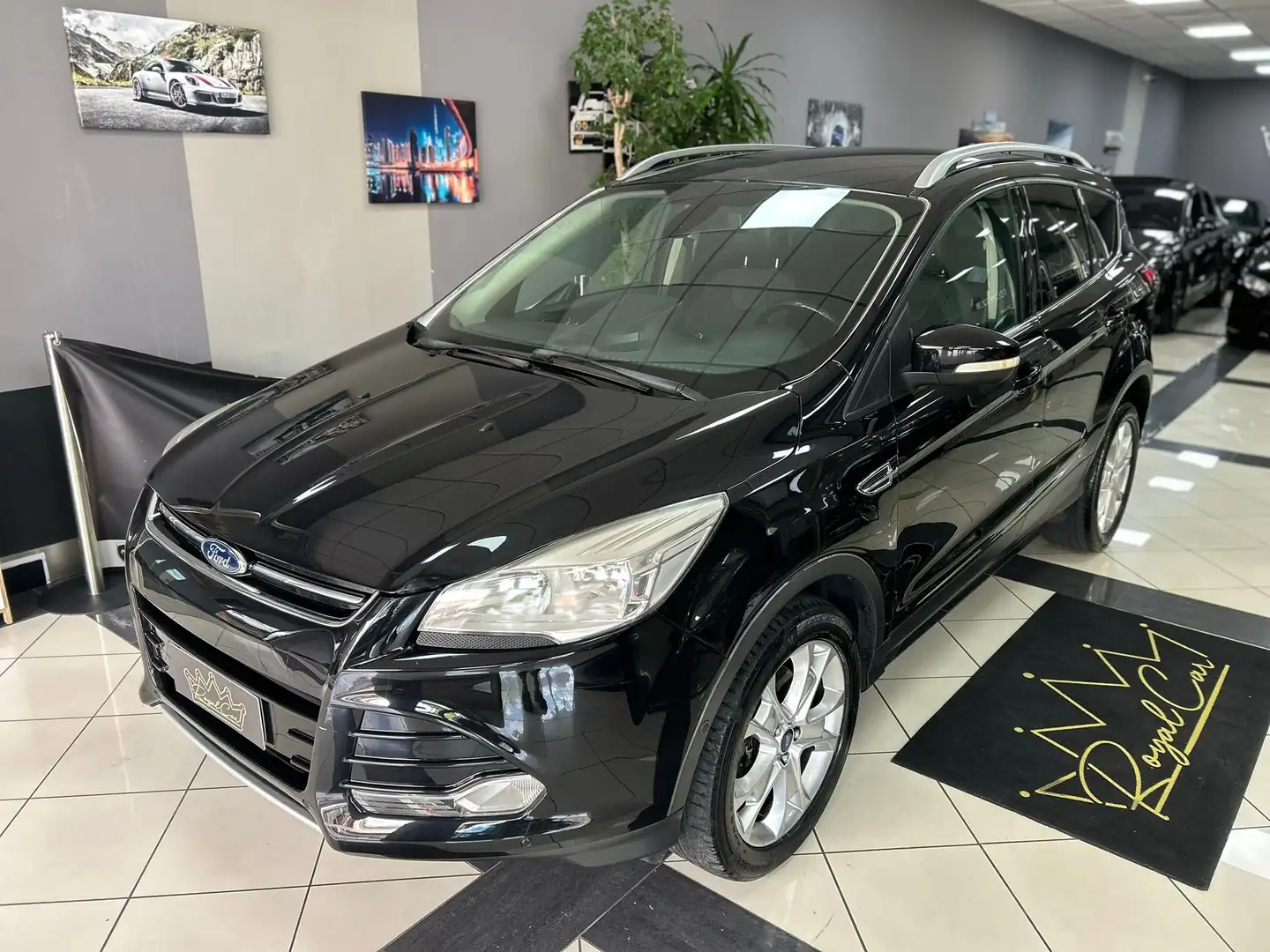 Ford Kuga 2.0 TDCI 140 CV 4WD Titanium Zwart - 1