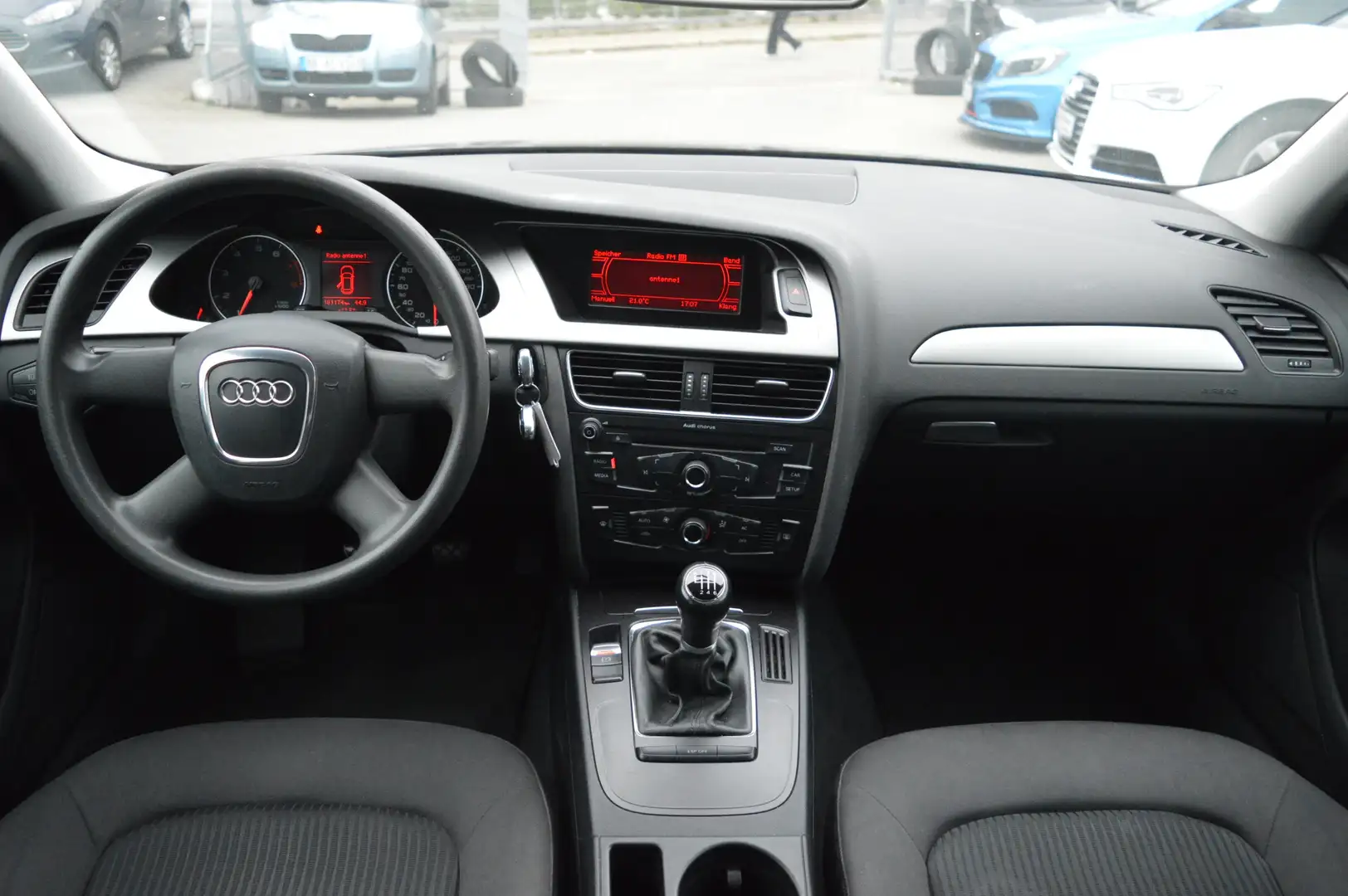 Audi A4 A4 Avant 1.8TFSI Attraction*1.Hand*Sport-Fahrwerk* Noir - 2