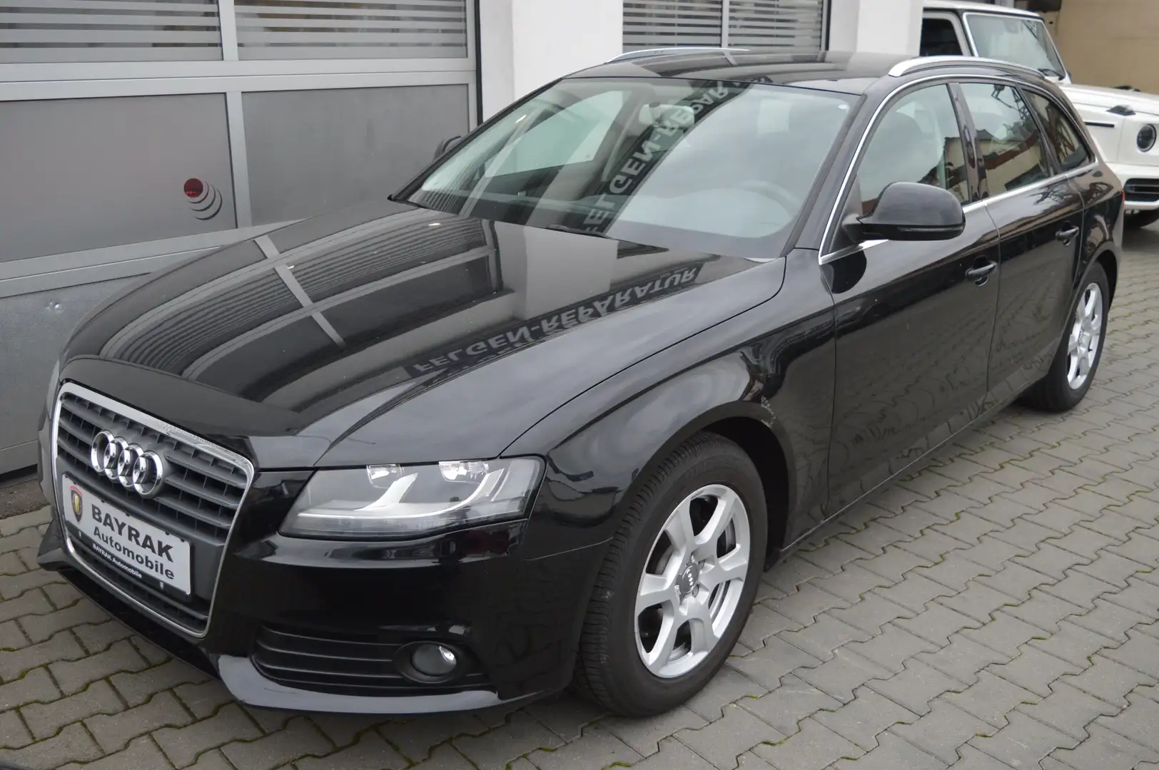 Audi A4 A4 Avant 1.8TFSI Attraction*1.Hand*Sport-Fahrwerk* Noir - 1