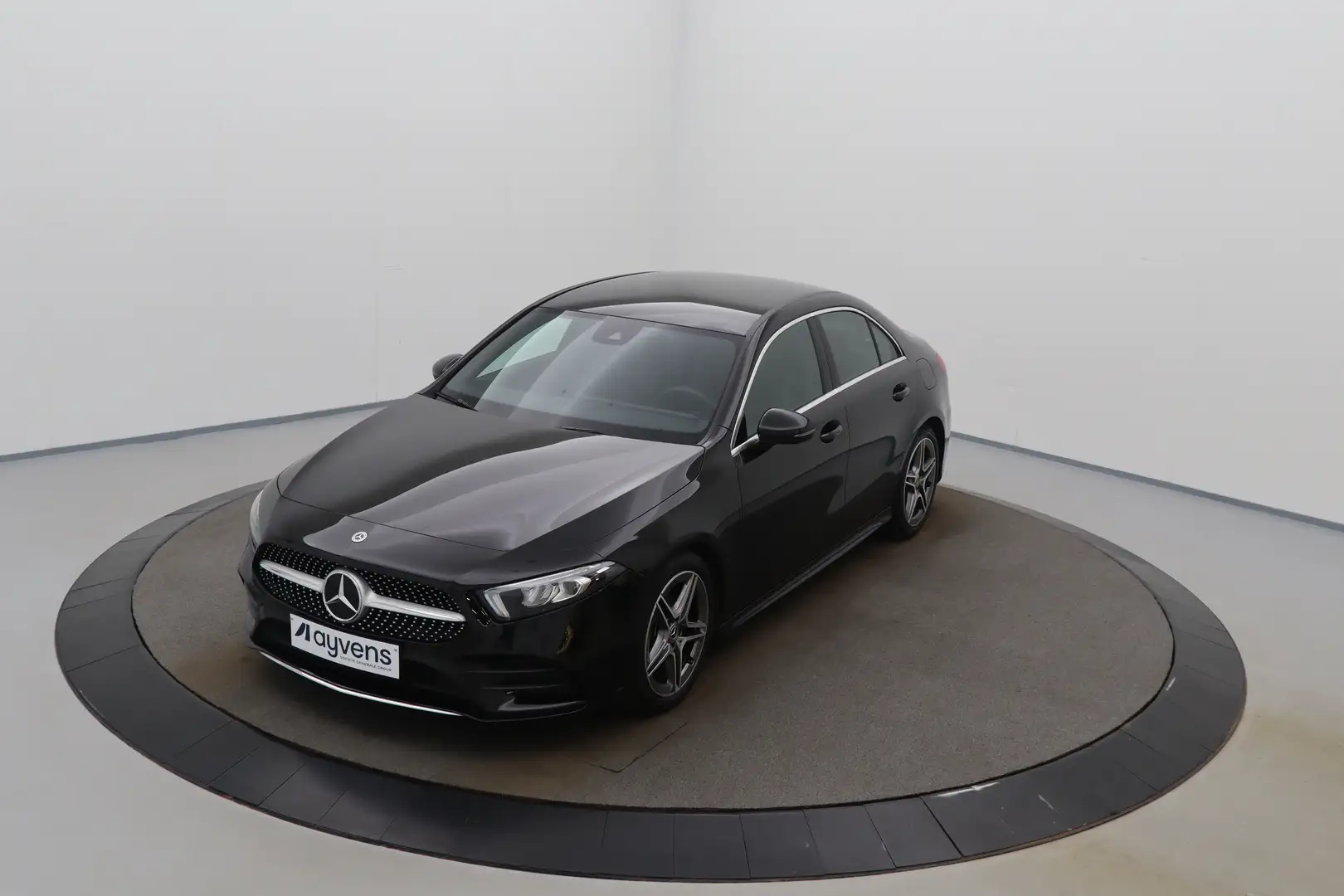 Mercedes-Benz A 180 Sedan AMG Line LEDER/CUIR LED CAM Verw. Sportzetel Nero - 1