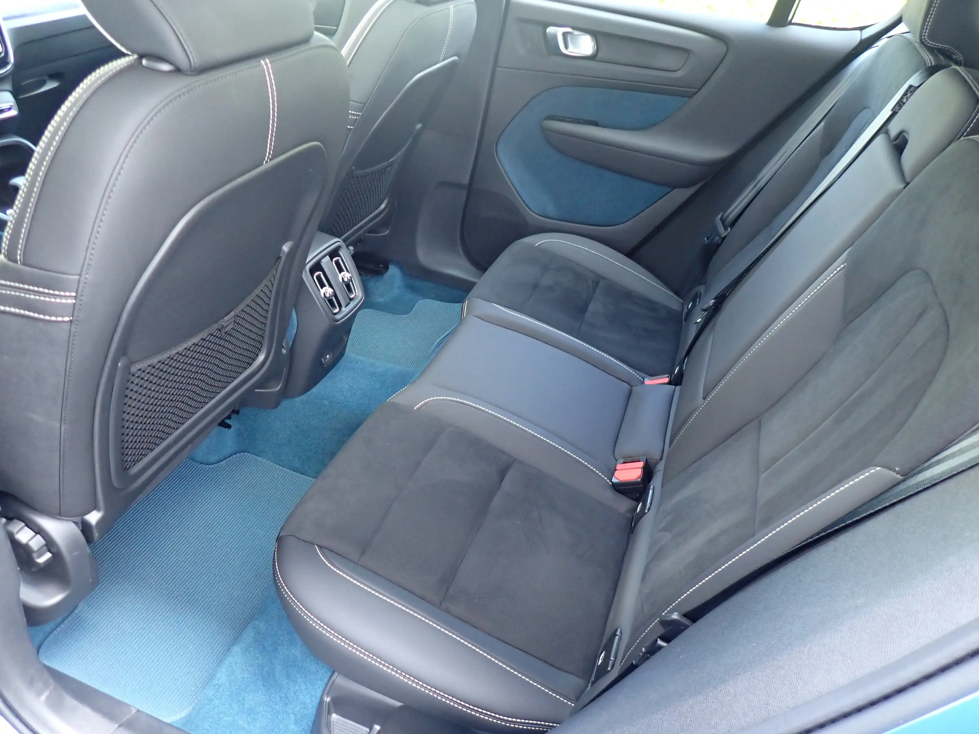 Volvo C40 Recharge Single Eng. Plus  "Microtech"  LP:56300.- — photo 12
