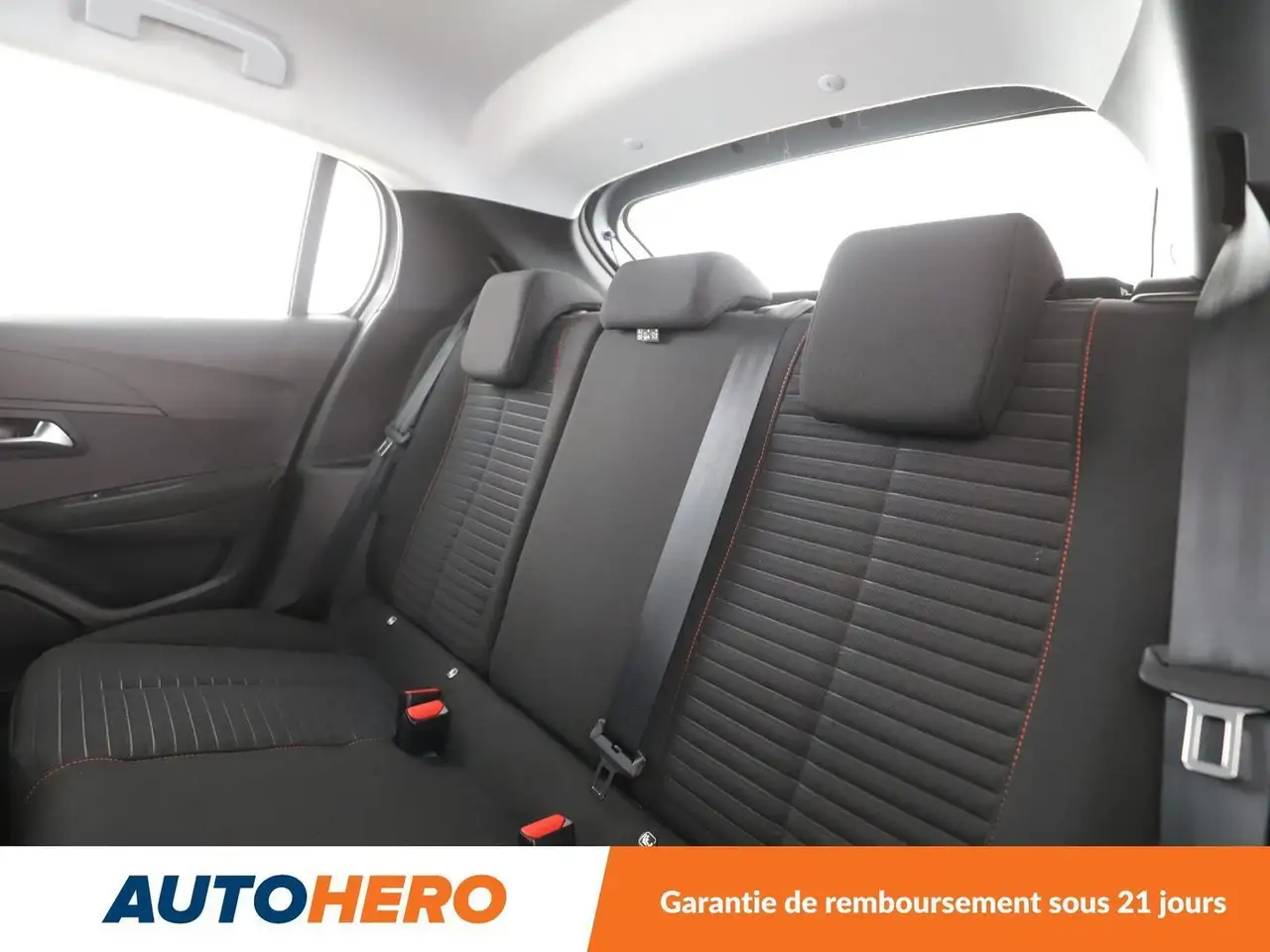 Peugeot 208 208 — photo 14