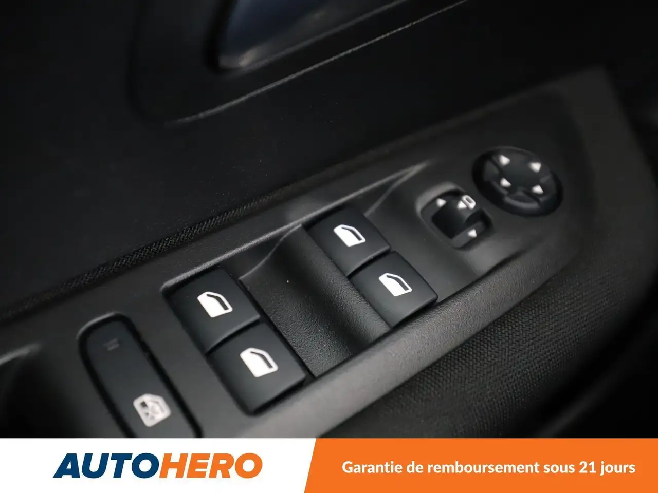 Peugeot 208 208 — photo 29