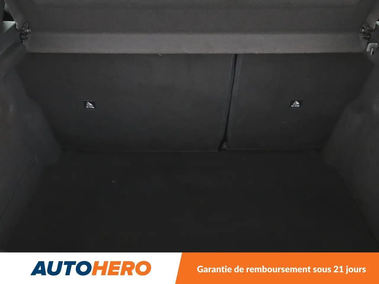Peugeot 208 208 — photo 17