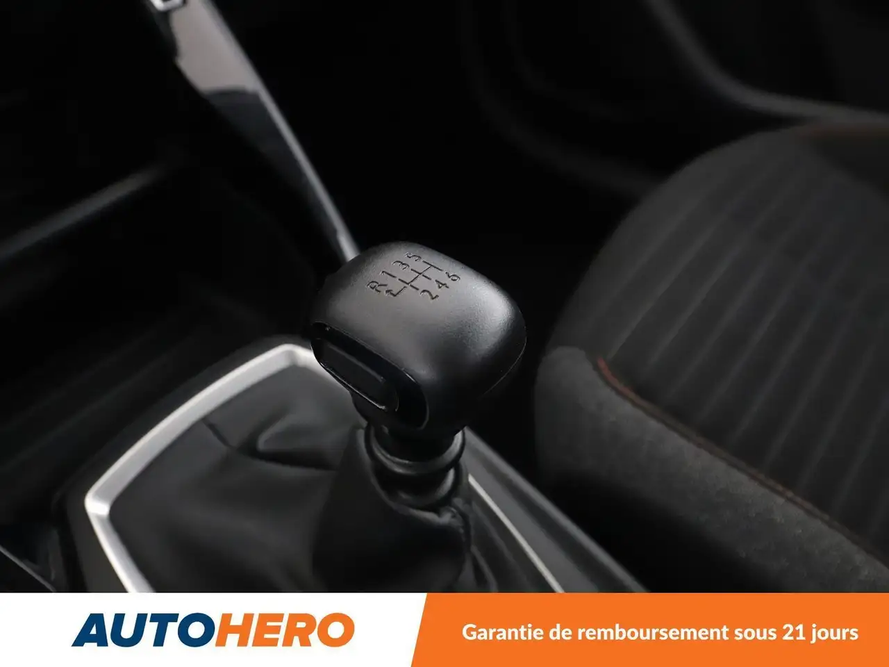 Peugeot 208 208 — photo 26