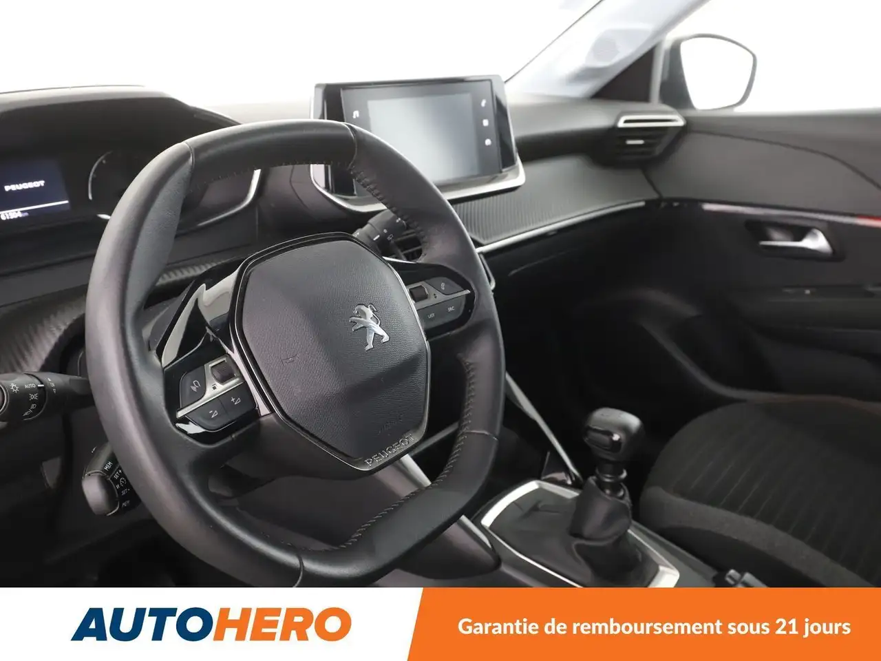 Peugeot 208 208 — photo 11