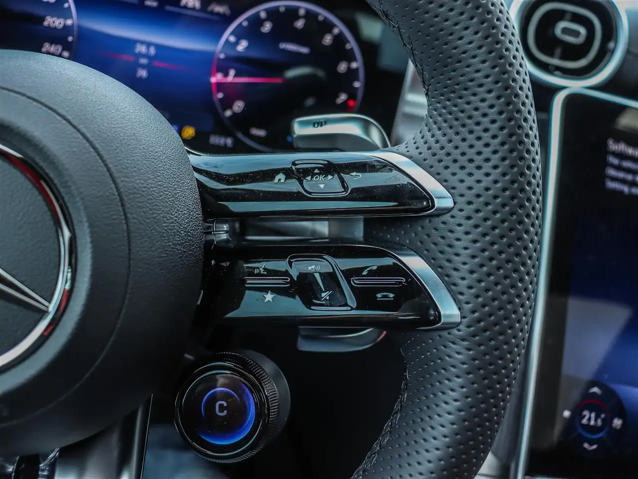 Mercedes-Benz GLC снимка Mercedes-Benz GLC