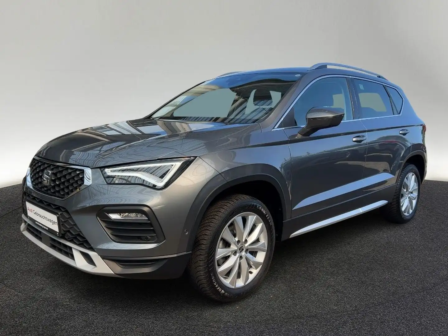SEAT Ateca 1.5 TSI Xperience DSG AHK Navi Link Sitzhz Grau - 2