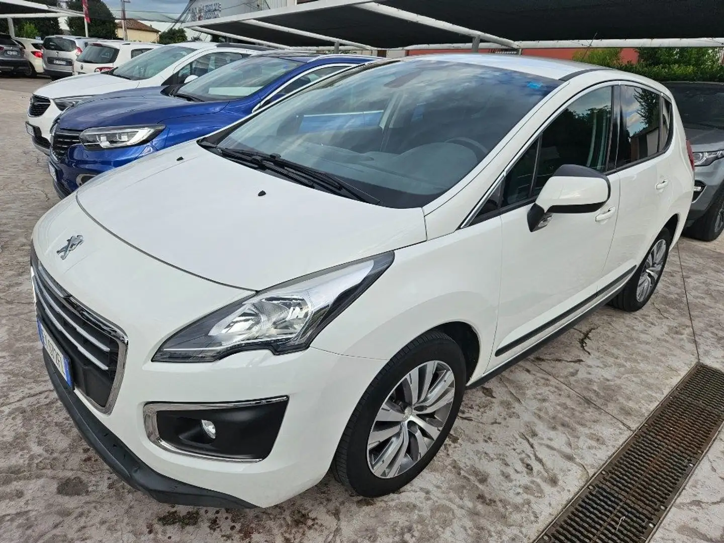 Peugeot 3008 1.6 e-HDi 115CV Stop&Start Allure Wit - 1