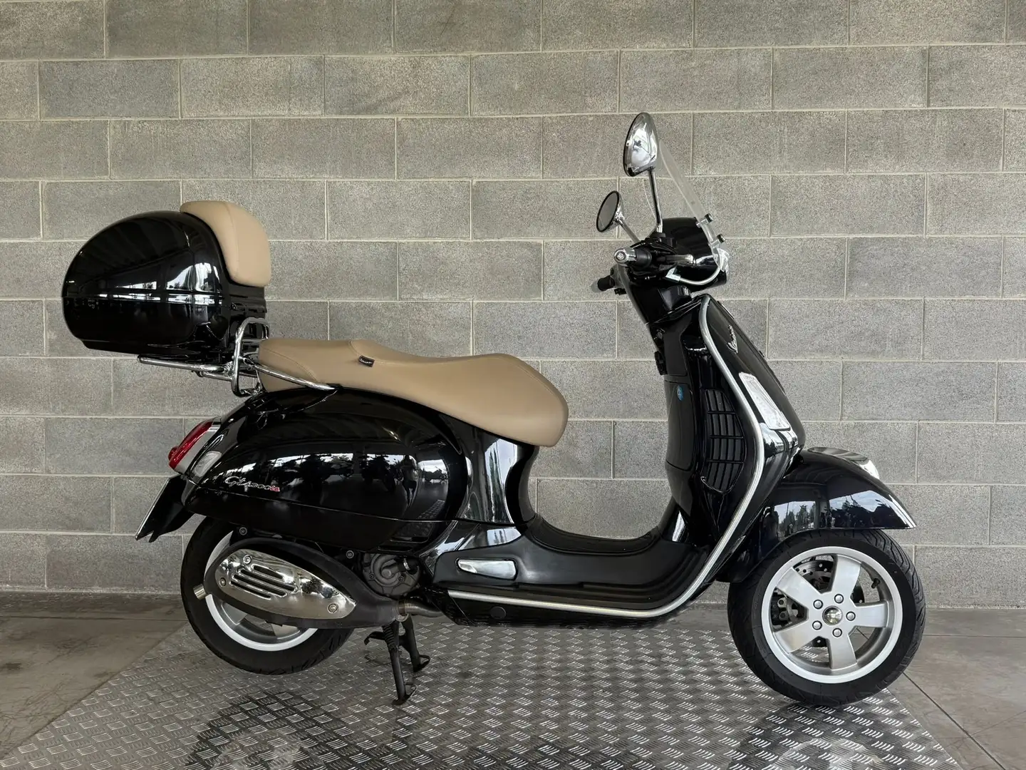 Vespa GTS Super Sport 300 CAMPAGNA PROVA RISCATTA O RENDI. Nero - 1