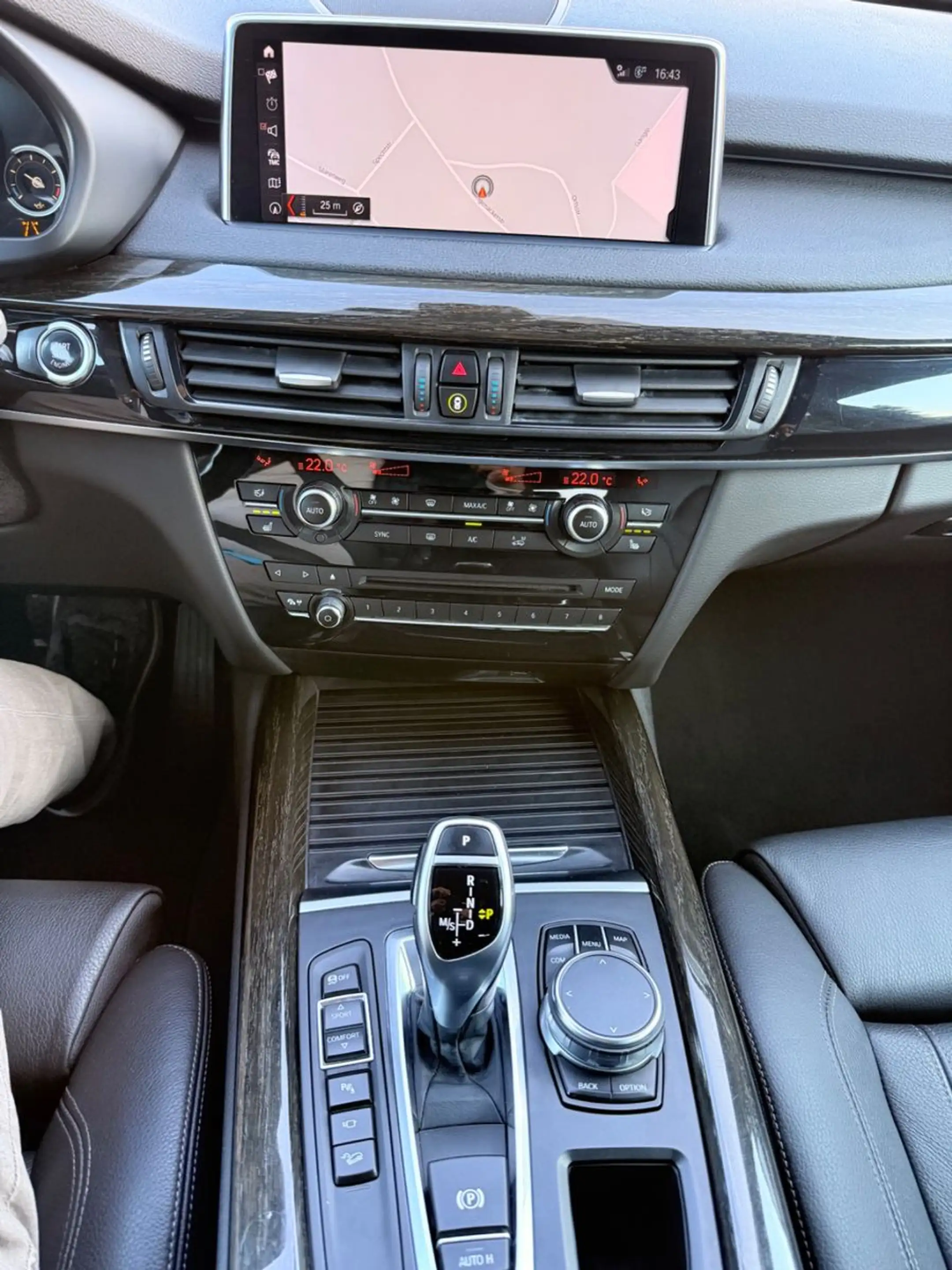 BMW X5 xDrive 30 d — photo 32