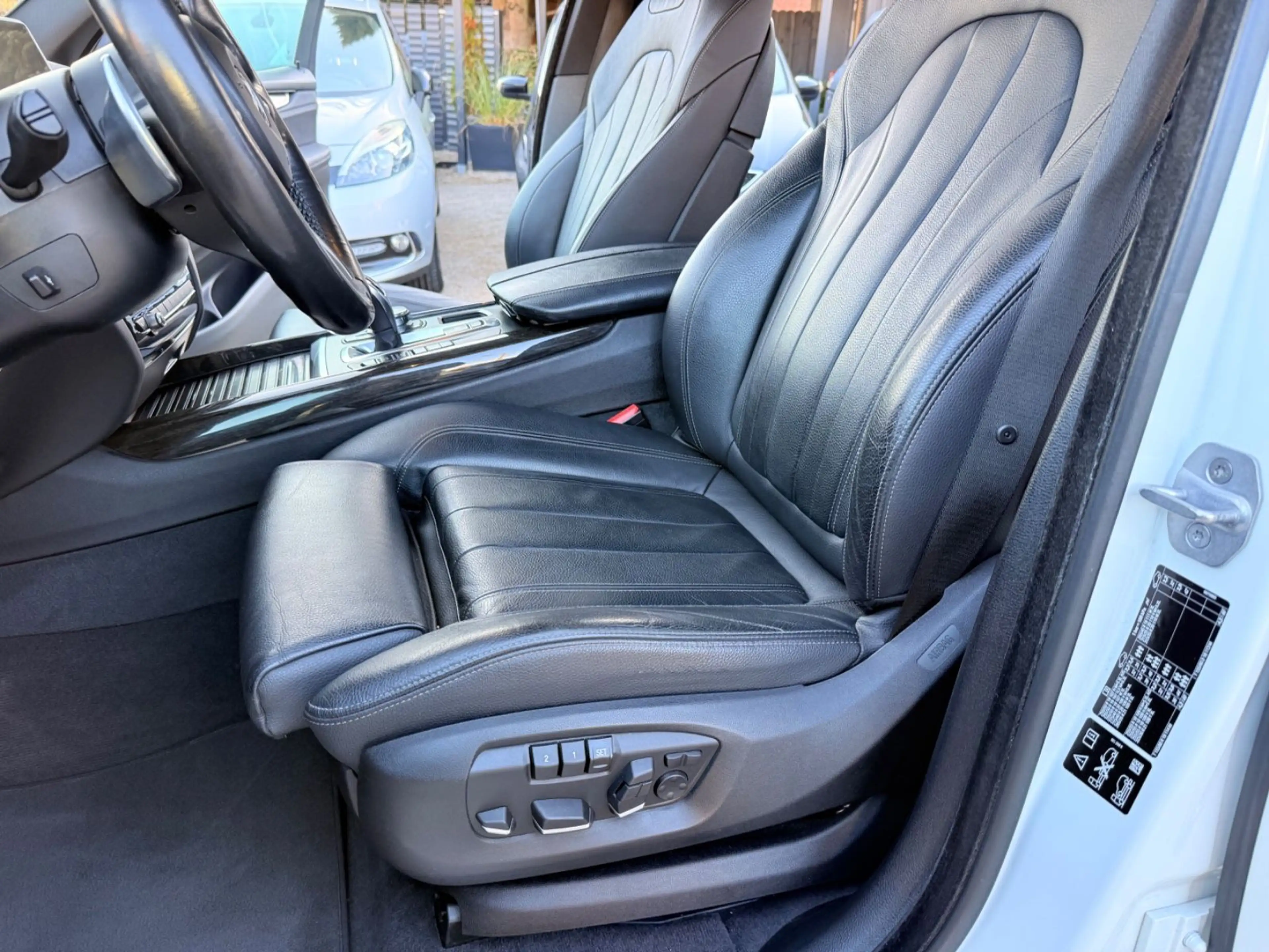 BMW X5 xDrive 30 d — photo 16
