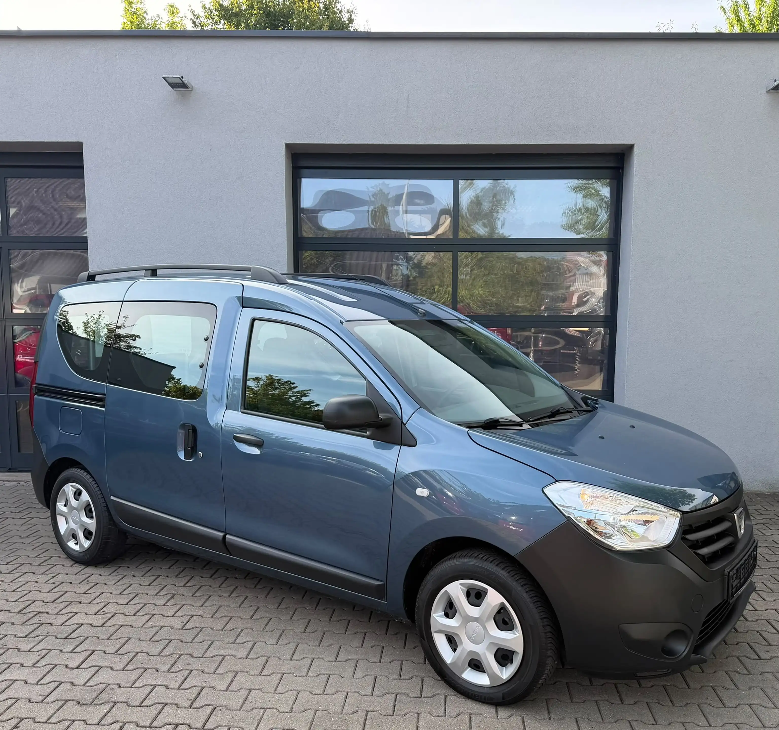 Dacia Dokker 1,6 Klima Behindertengerecht Rollstuhlrampe — photo 4