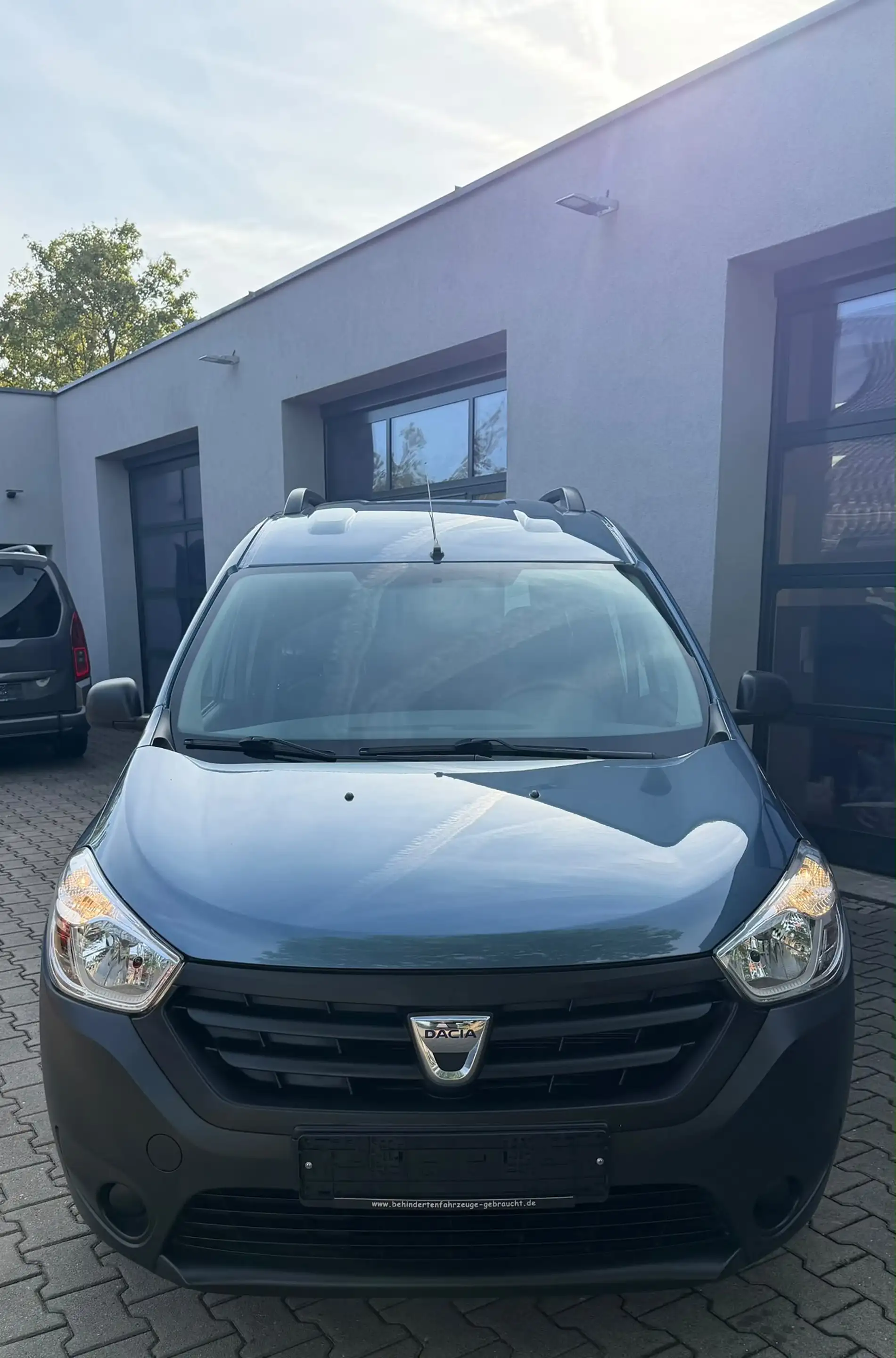 Dacia Dokker 1,6 Klima Behindertengerecht Rollstuhlrampe — photo 5