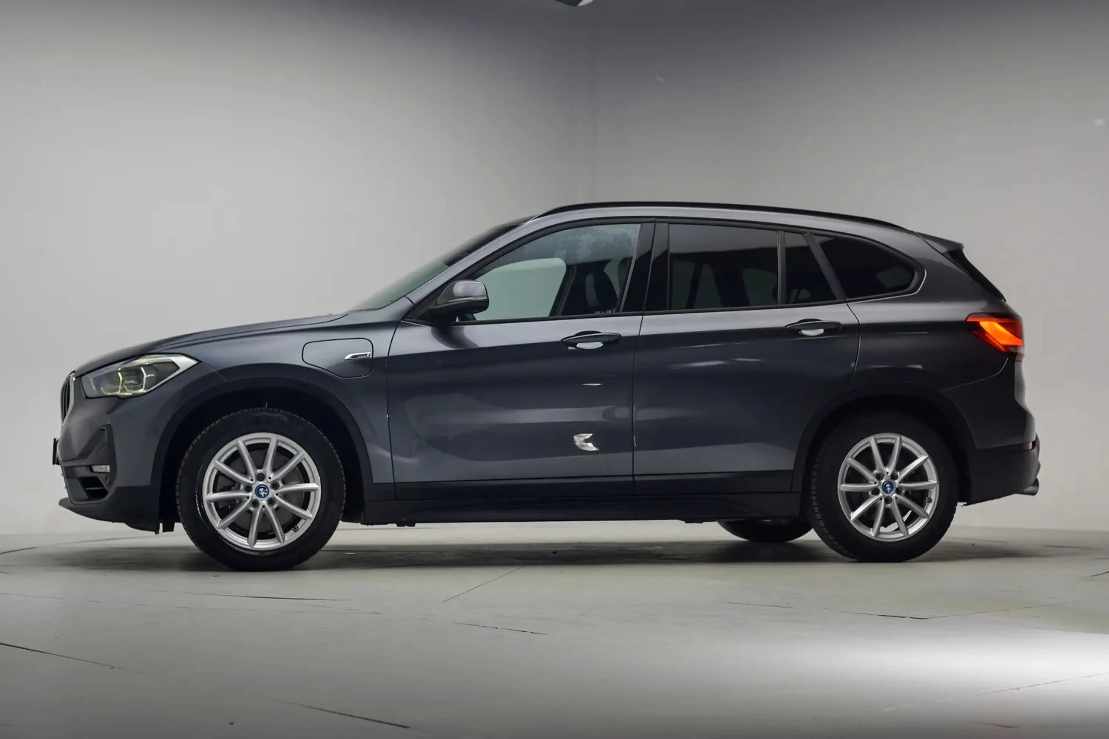 BMW X1 xDrive 25e High Executive Aut. [ Leder Head-up Tre — photo 2