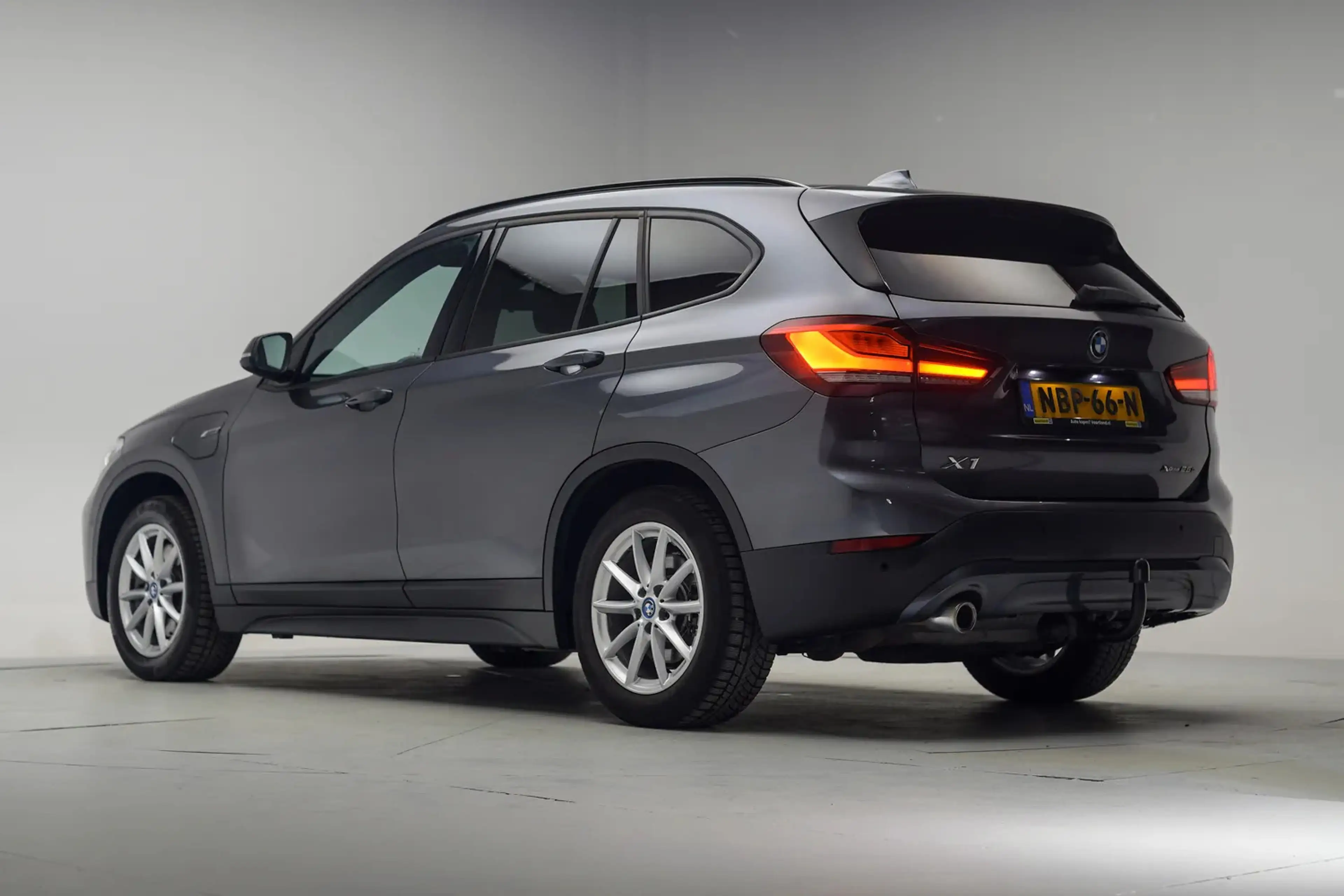 BMW X1 xDrive 25e High Executive Aut. [ Leder Head-up Tre — photo 3
