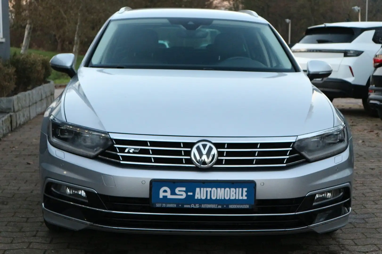 Volkswagen Passat Variant Highline R-Line *1.HD/DSG/VC/AHK* Silber - 2
