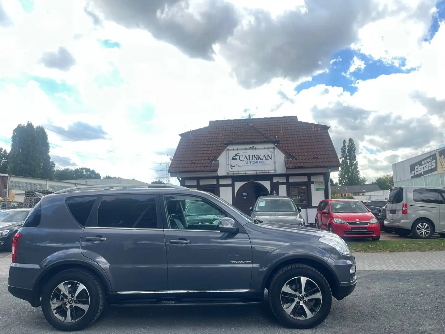 SsangYong Rexton W Executive 4WD°1HAND°AHK 2600kg° Gris - 1