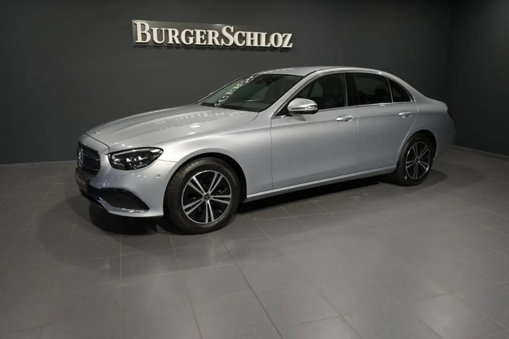 Mercedes-Benz E 220 d MEMORY/LED/STANDHZ/KAMERA/TOTW/MBUX Срібний - 1