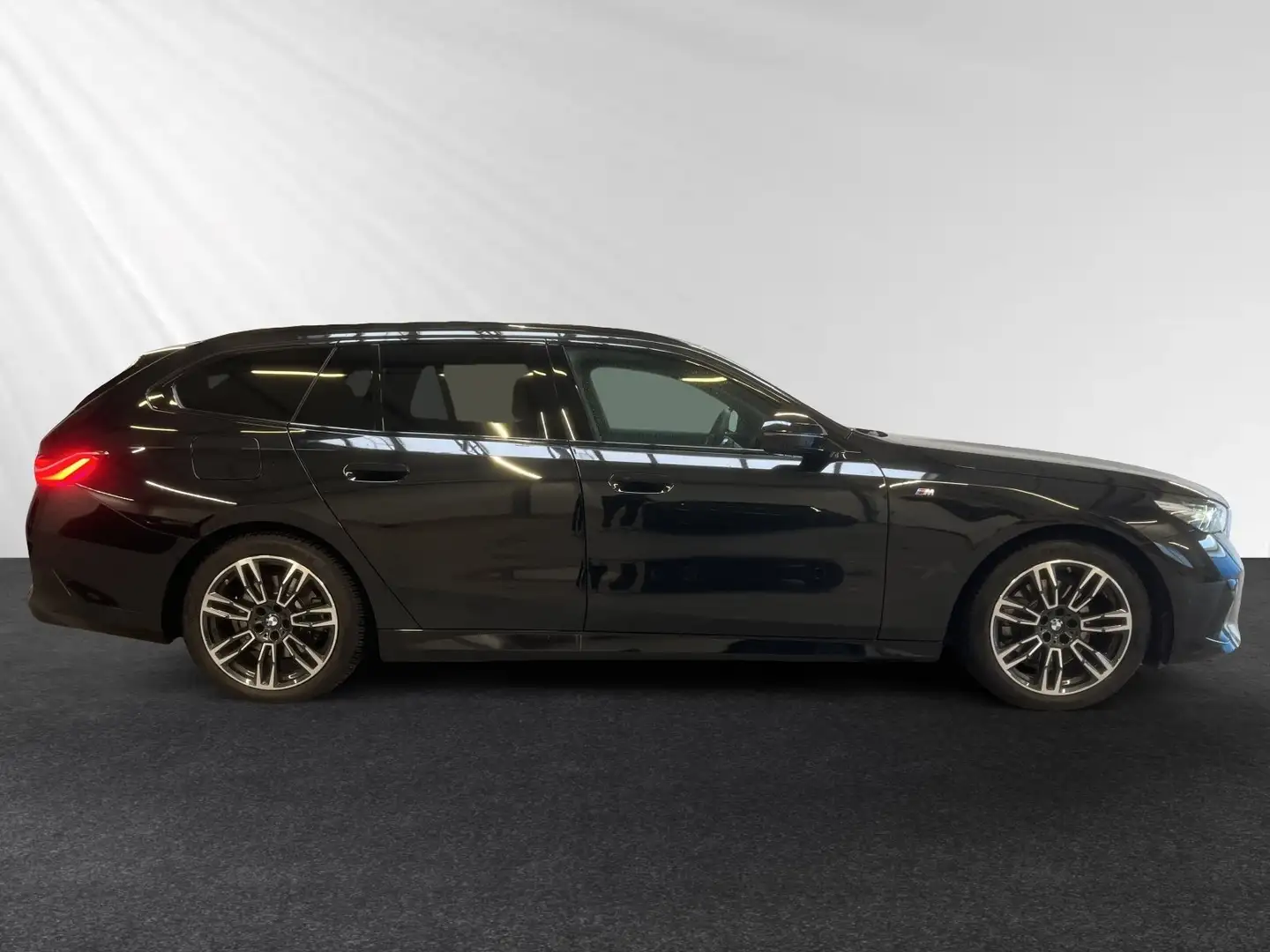 BMW 520 i Touring M Sport|AHK|Pano|Standhzg.|Head-Up Schwarz - 2