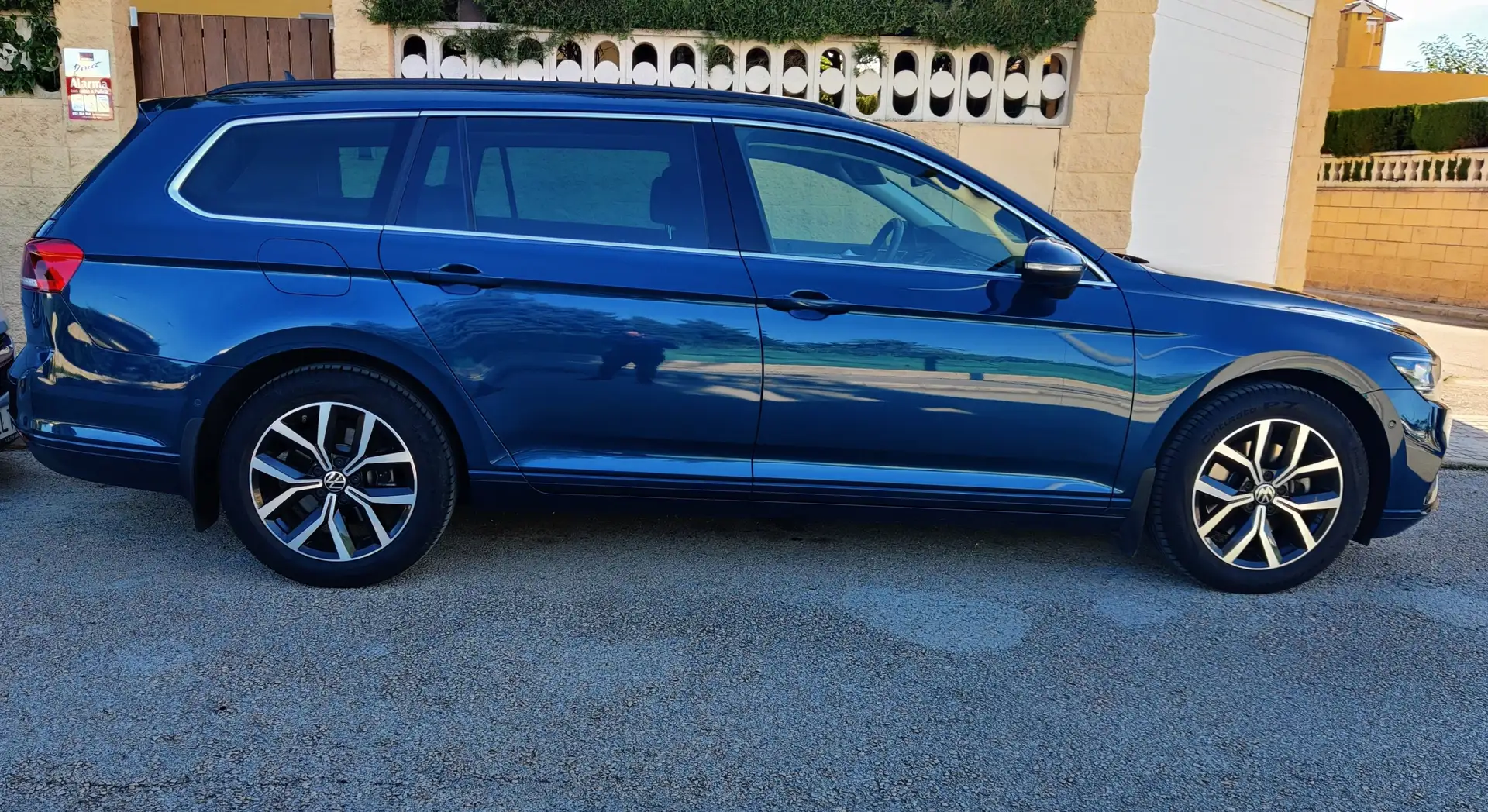 Volkswagen Passat Variant 2.0TDI EVO Executive DGS7 110kW Executive Azul - 1